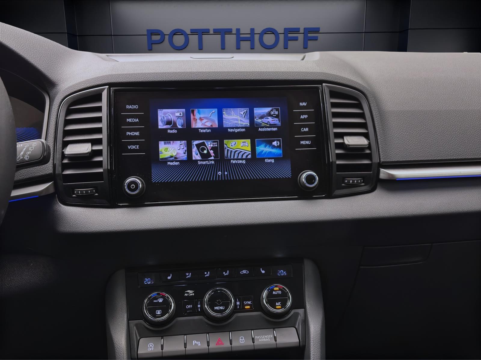 Skoda Karoq DRIVE AHK MATRIX SHZ PDC KAM SMARTL.