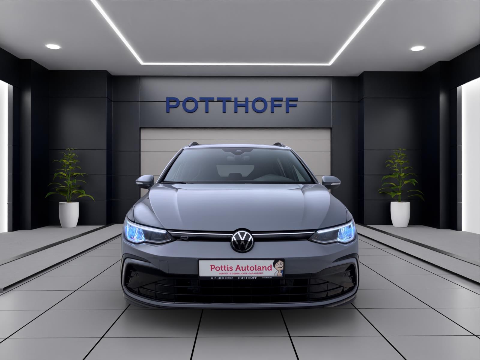 Volkswagen Golf Variant 1.5 eTSI DSG R-LINE KAMERA ACC LED