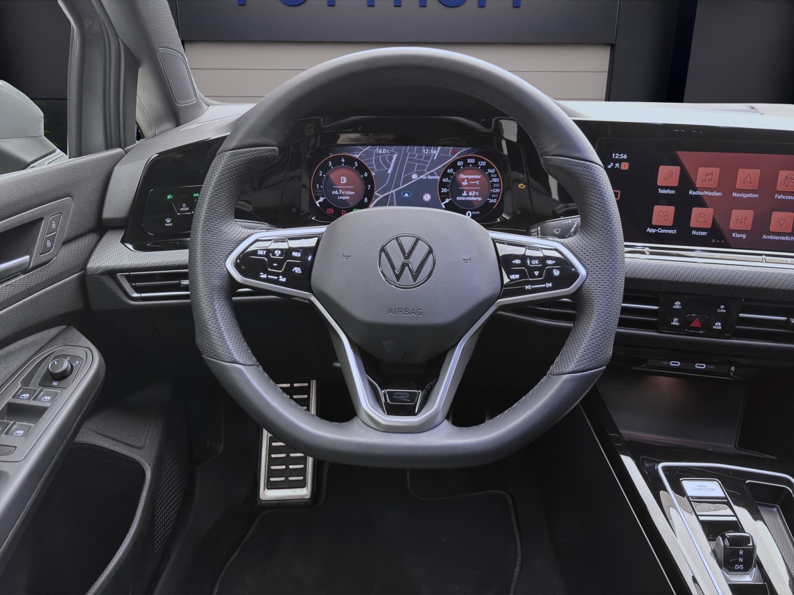 Volkswagen Golf Variant 1.5 eTSI DSG R-LINE KAMERA ACC LED