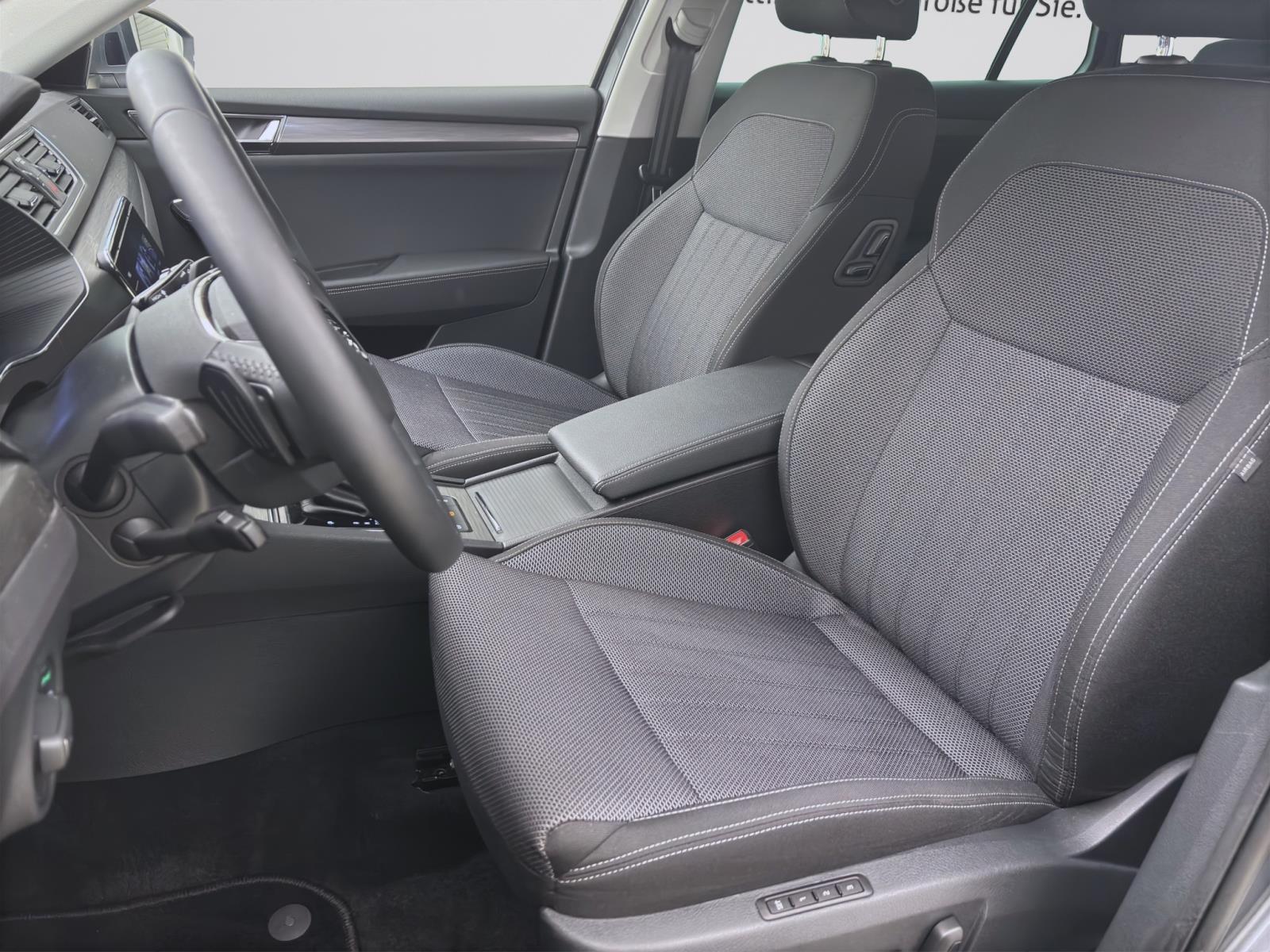 Skoda Superb Combi 2.0 TDI DSG STYLE STANDHZG MATRIX ACC