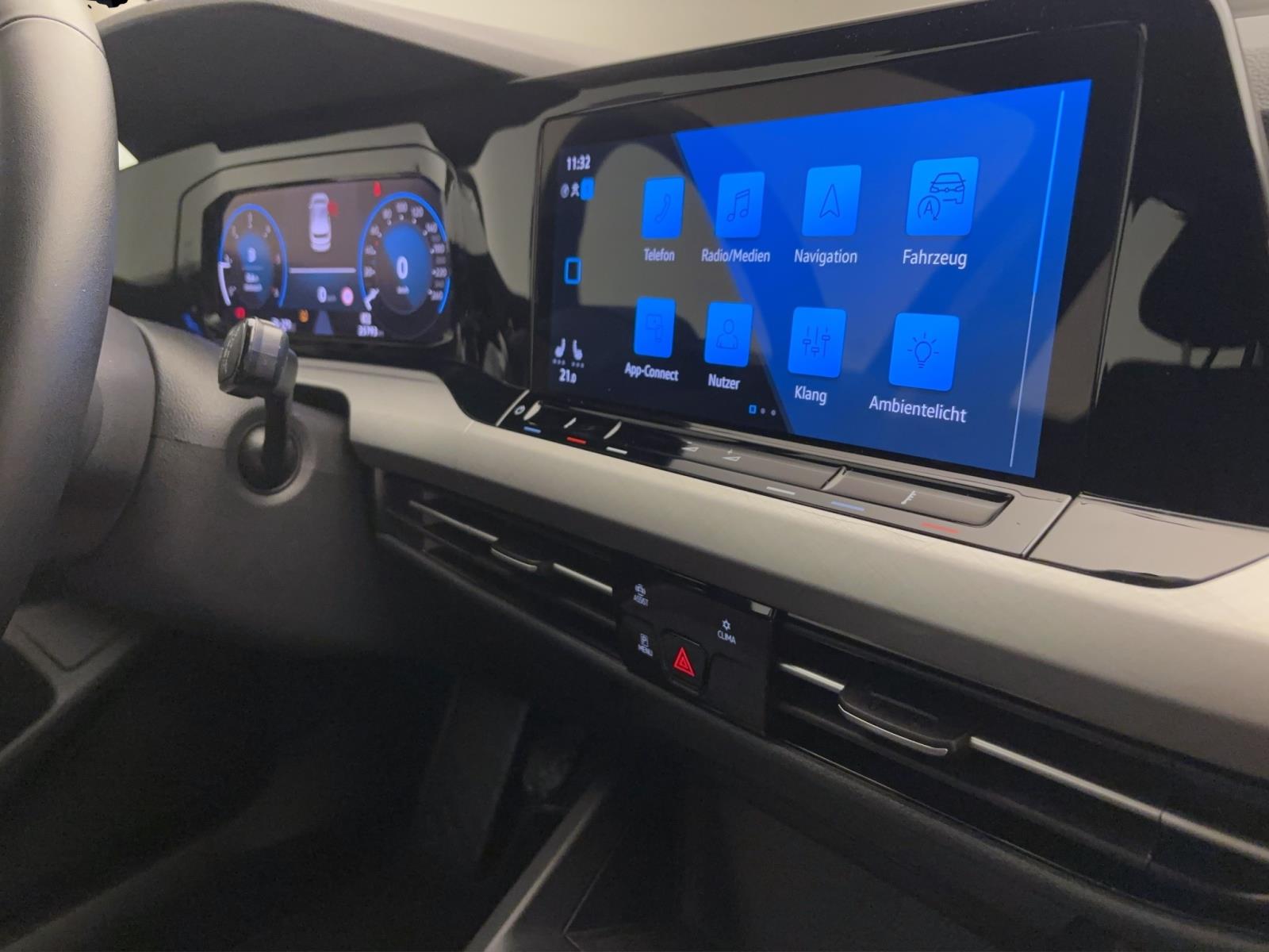 Volkswagen Golf 8 2.0 TDI Life Navi PDC Sitzhzg LaneAssist