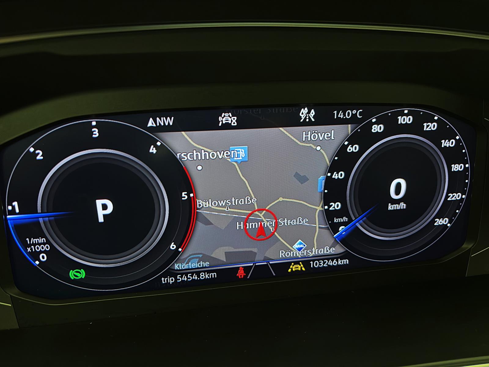 Volkswagen Tiguan Allspace 2.0 TDI DSG R-Line 4Motion Standhzg Navi LED RearView DCC ACC
