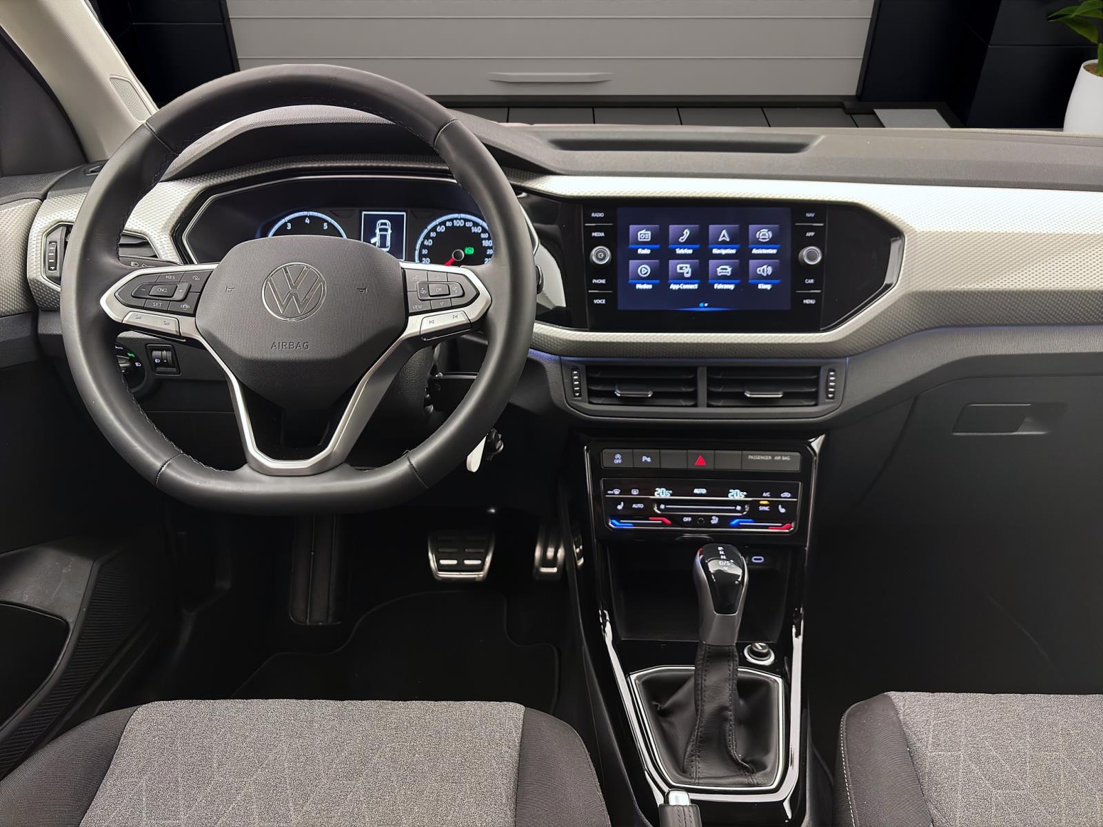 Volkswagen T-Cross 1.0 TSI DSG MovePDC Navi Sitzhzg AppConnect