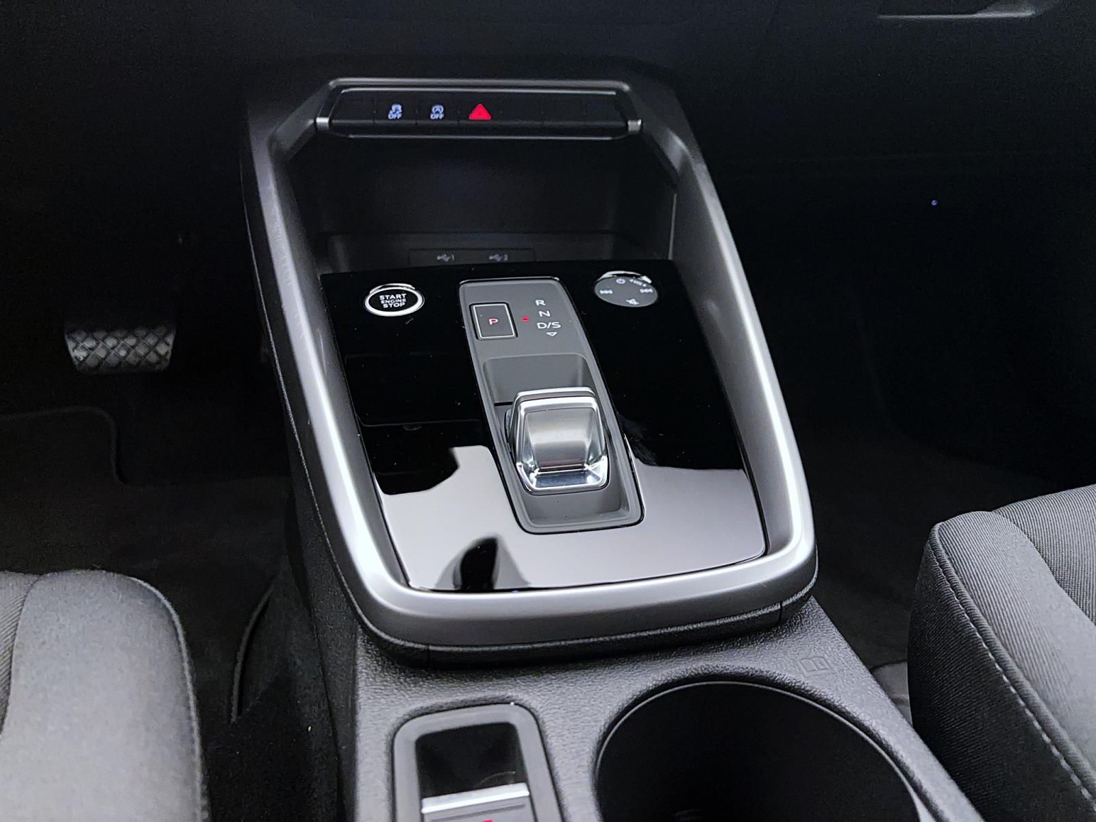 Audi A3 Sportback 35 TFSI S tronic advanced Navi LED RearAssist Sitzhzg