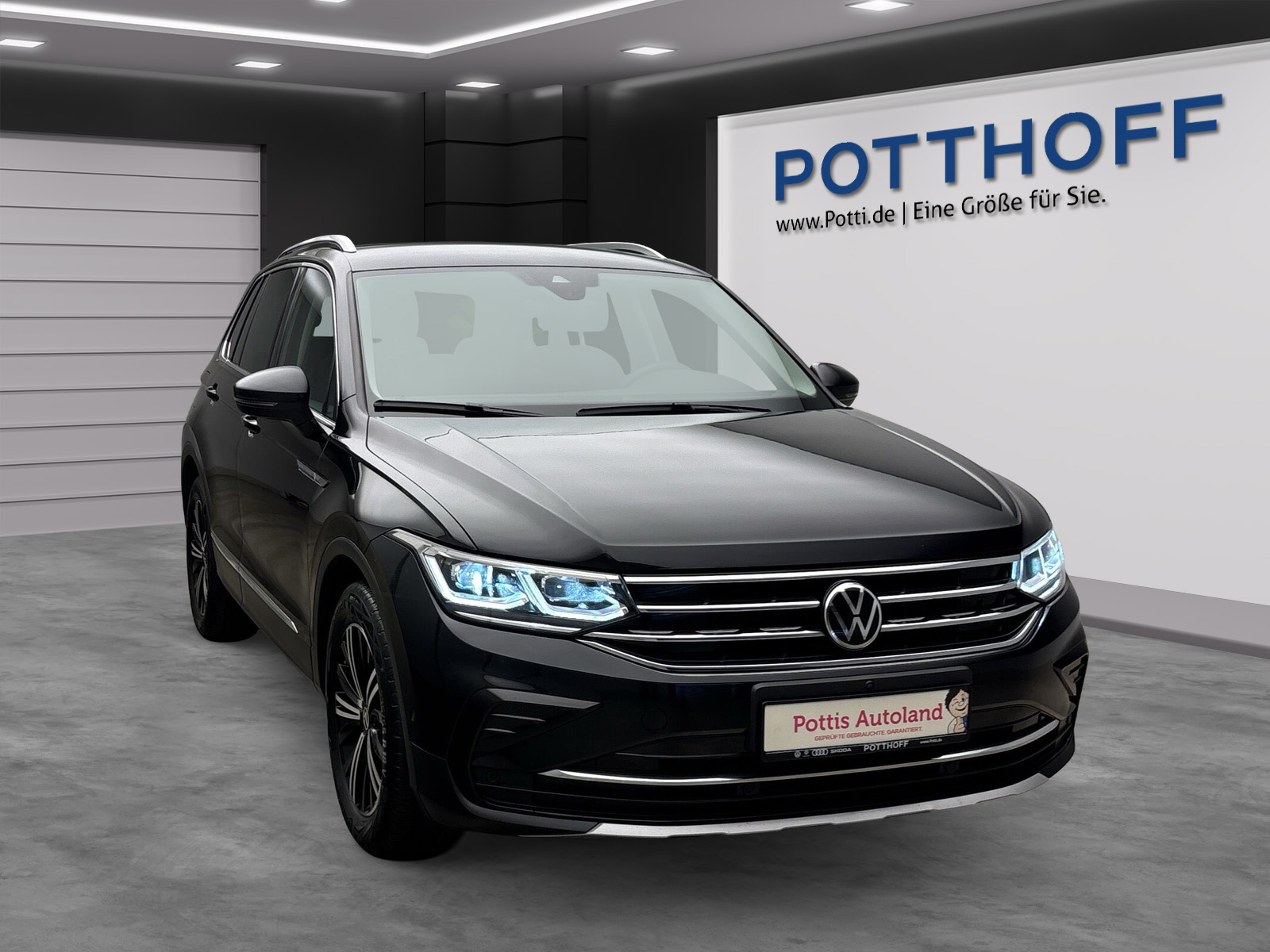Volkswagen Tiguan 2.0 TDI DSG Elegance Matrix AHK Navi RearView TravelAssist