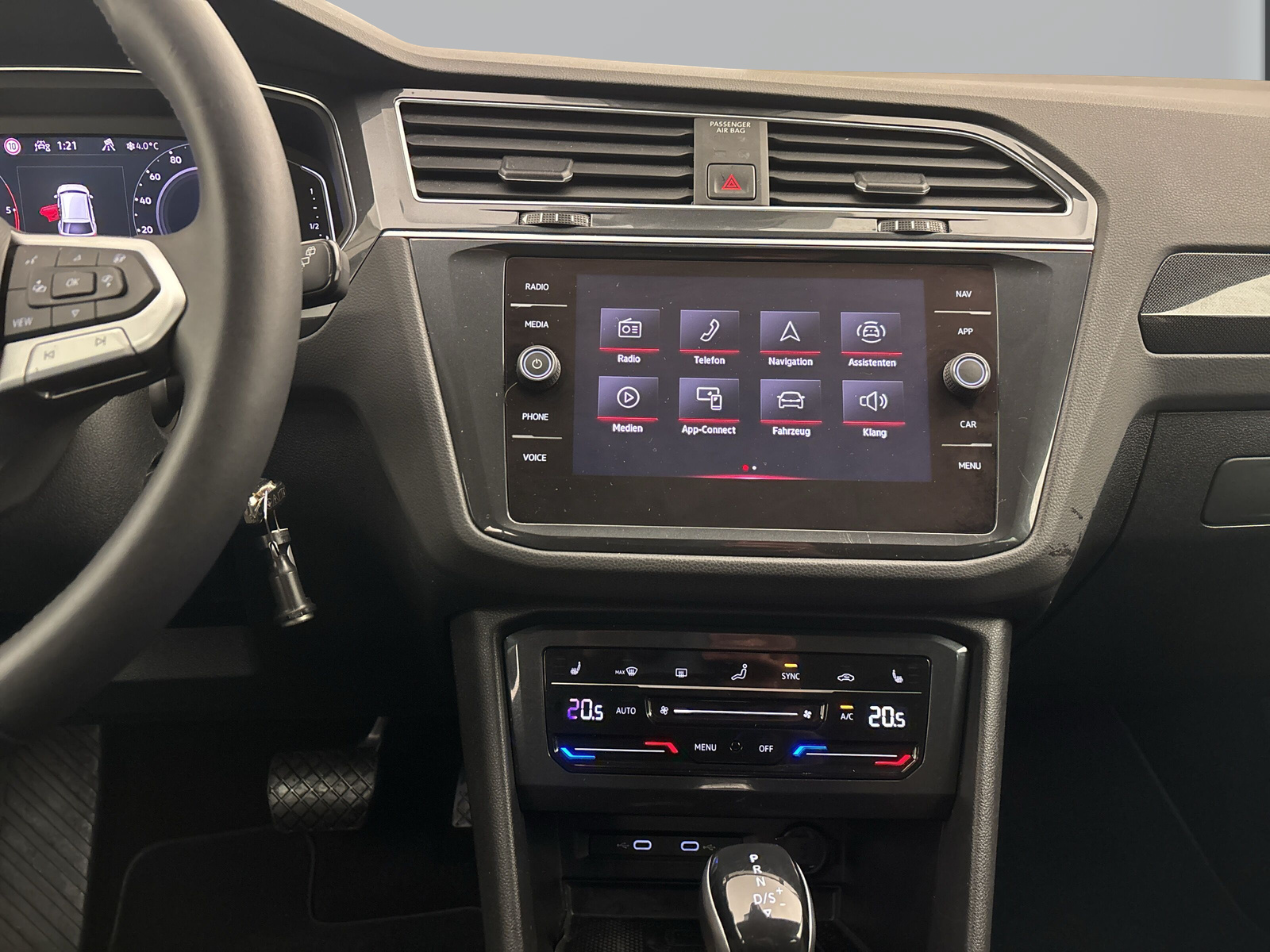 Volkswagen Tiguan 2.0 TDI DSG Elegance Matrix AHK Navi RearView TravelAssist