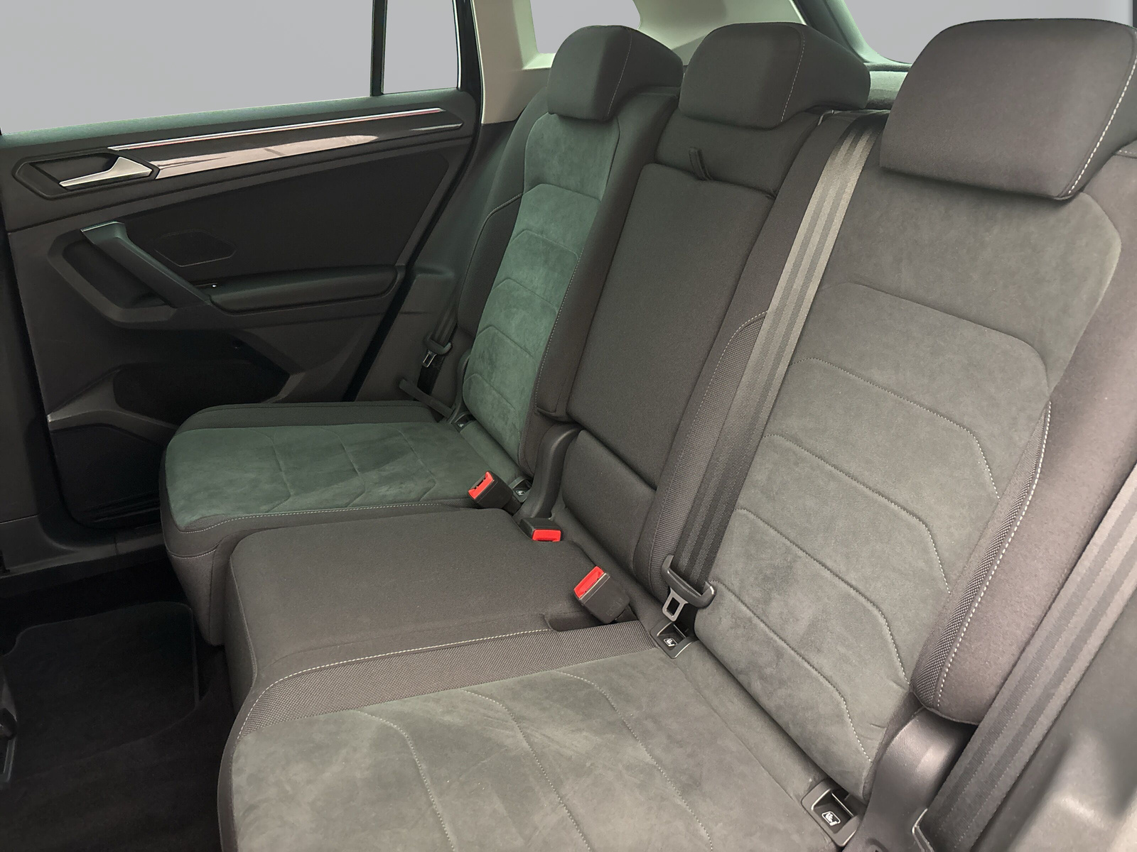Volkswagen Tiguan 2.0 TDI DSG Elegance Matrix AHK Navi RearView TravelAssist