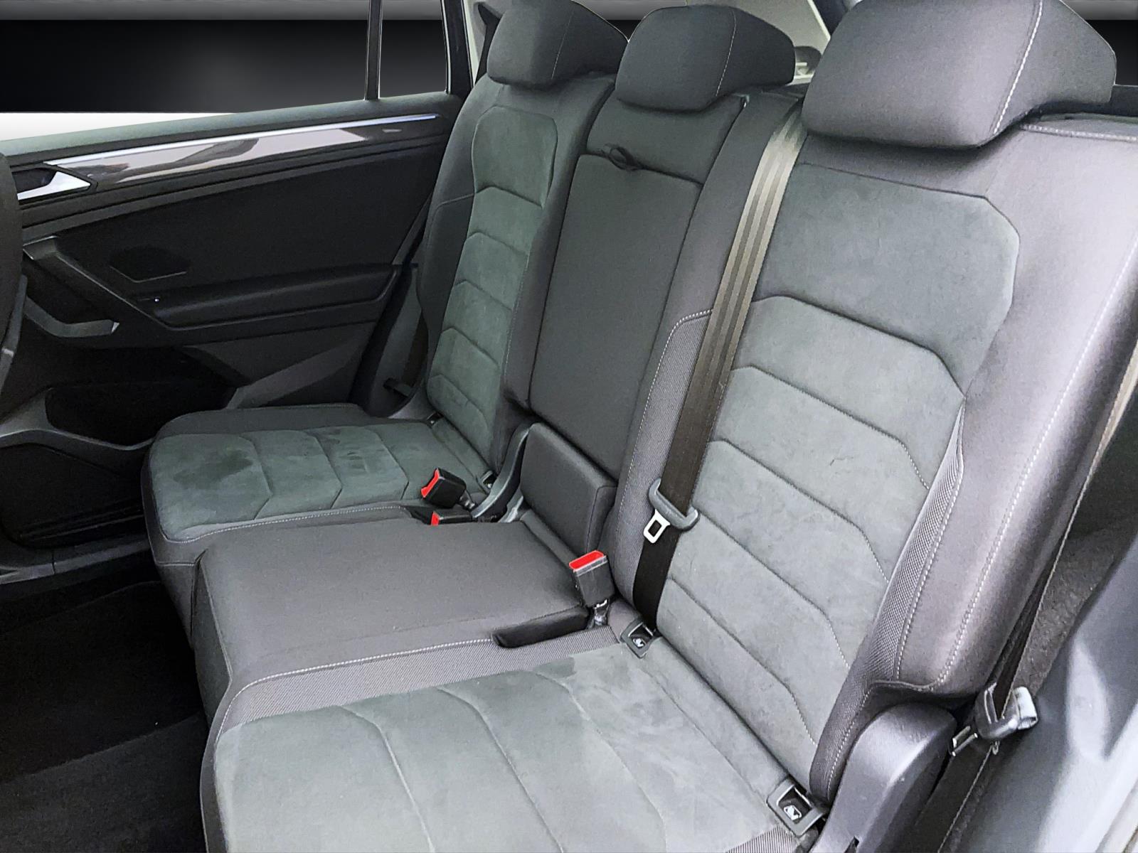 Volkswagen Tiguan Allspace 2.0 TDI DSG Highline 4Motion Standhzg Pano AHK Navi LED RearView