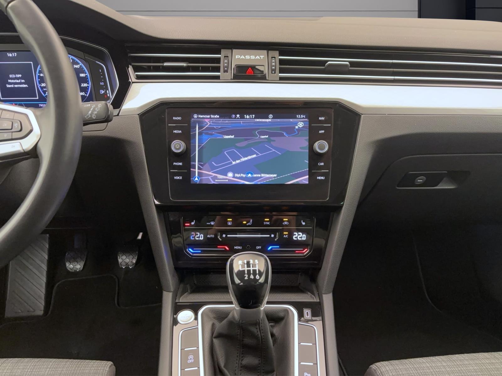 Volkswagen Passat Variant 2.0 TDI BusinessNavi AHK RearView LED TravelAssist