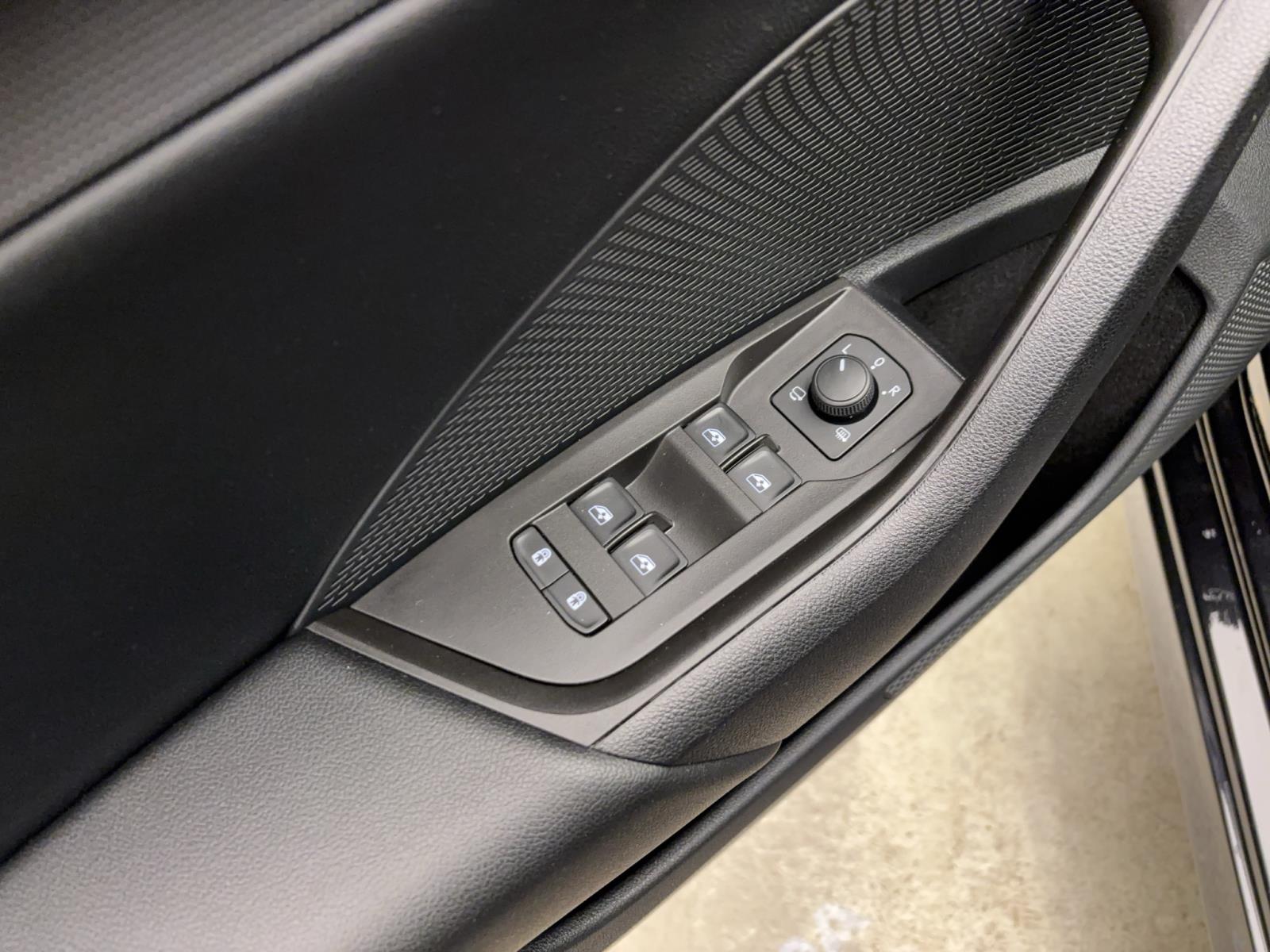 Skoda Octavia Combi 2.0 TDI DSG Style First Edition Navi LED ACC PDC Sitzhzg FrontAssist