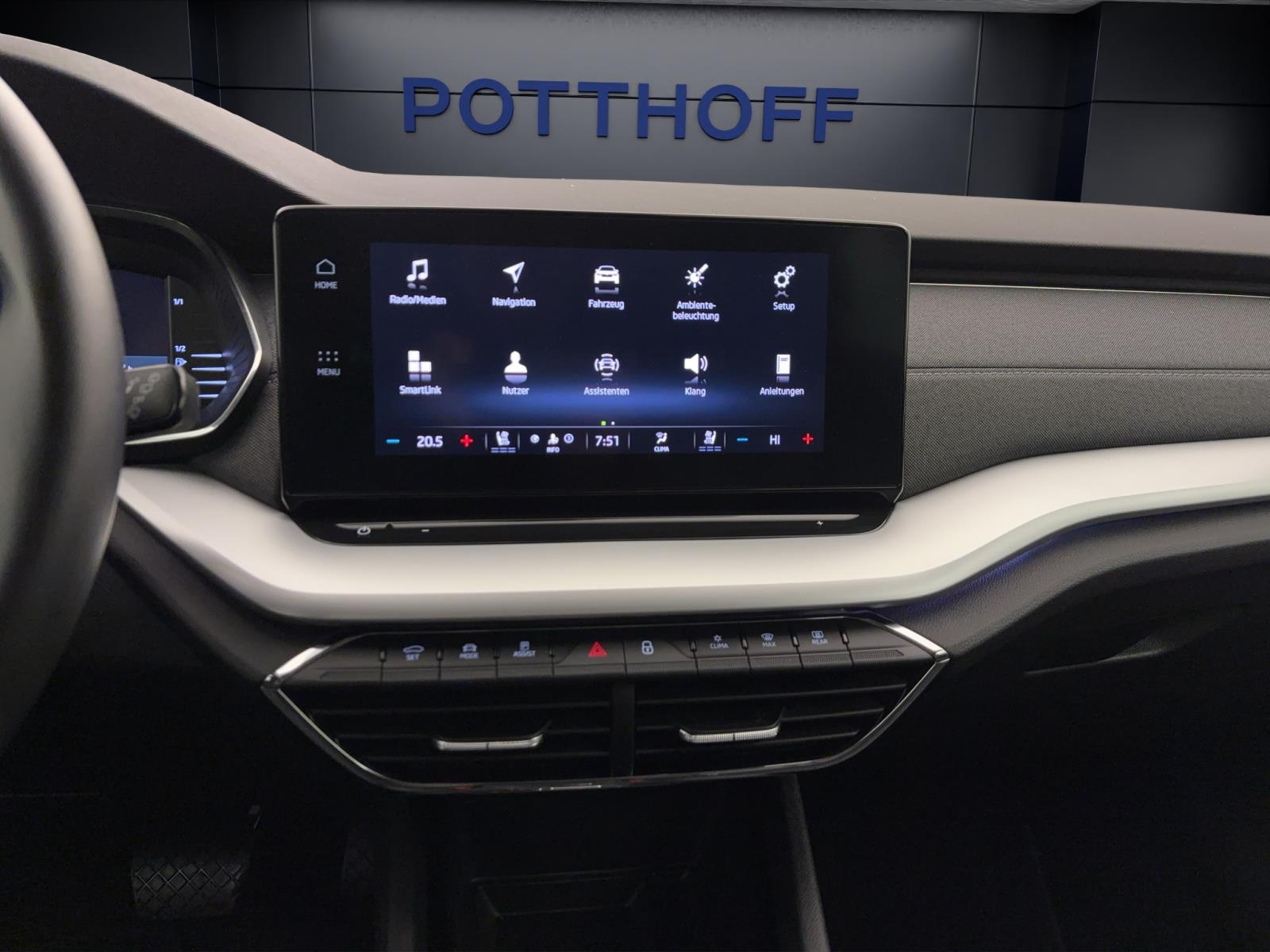 Skoda Octavia Combi 2.0 TDI DSG Style First Edition Navi LED ACC PDC Sitzhzg FrontAssist