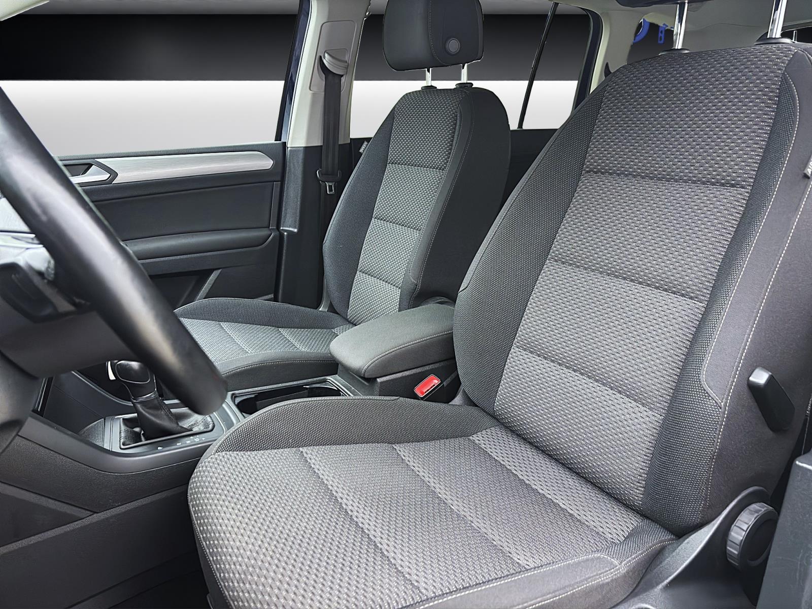 Volkswagen Touran 2.0 TDI DSG COMFORTLINE NAVI ACC AHK PDC