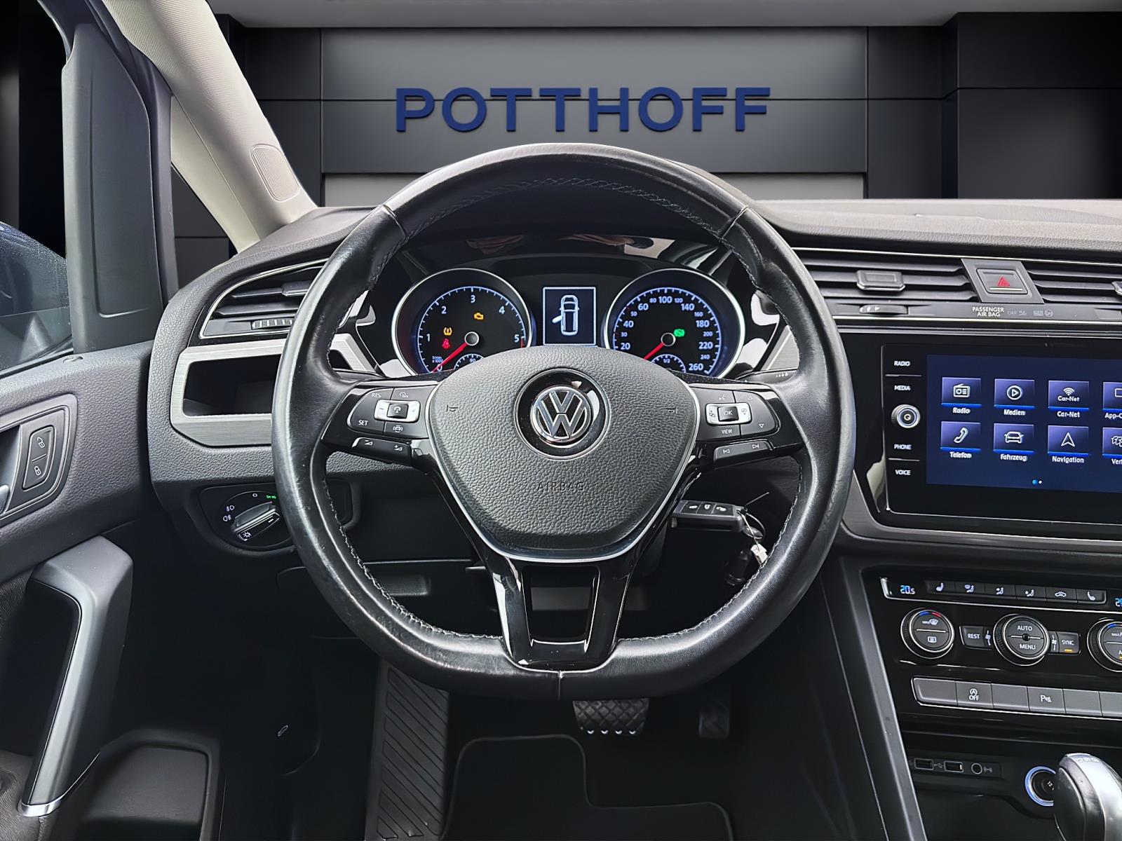 Volkswagen Touran 2.0 TDI DSG COMFORTLINE NAVI ACC AHK PDC