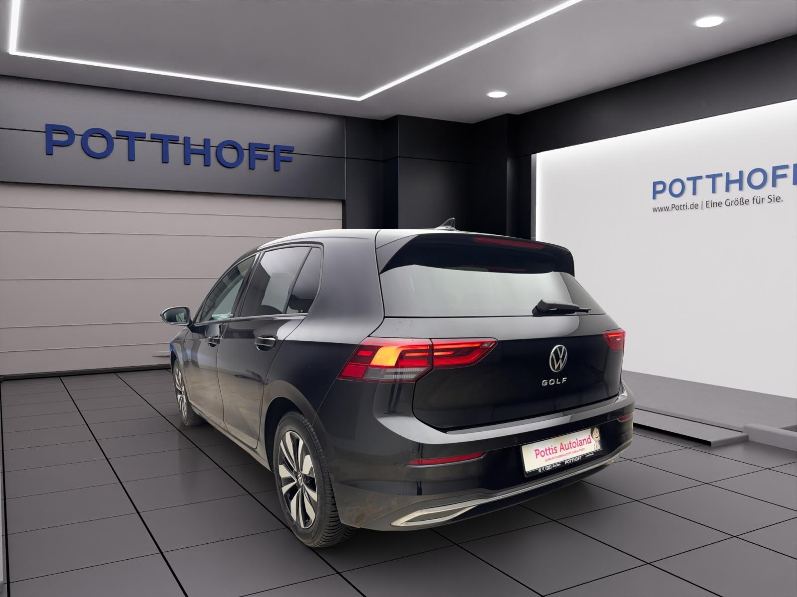 Volkswagen Golf 1.5 TSI MOVE NAVI LED PDC ACC