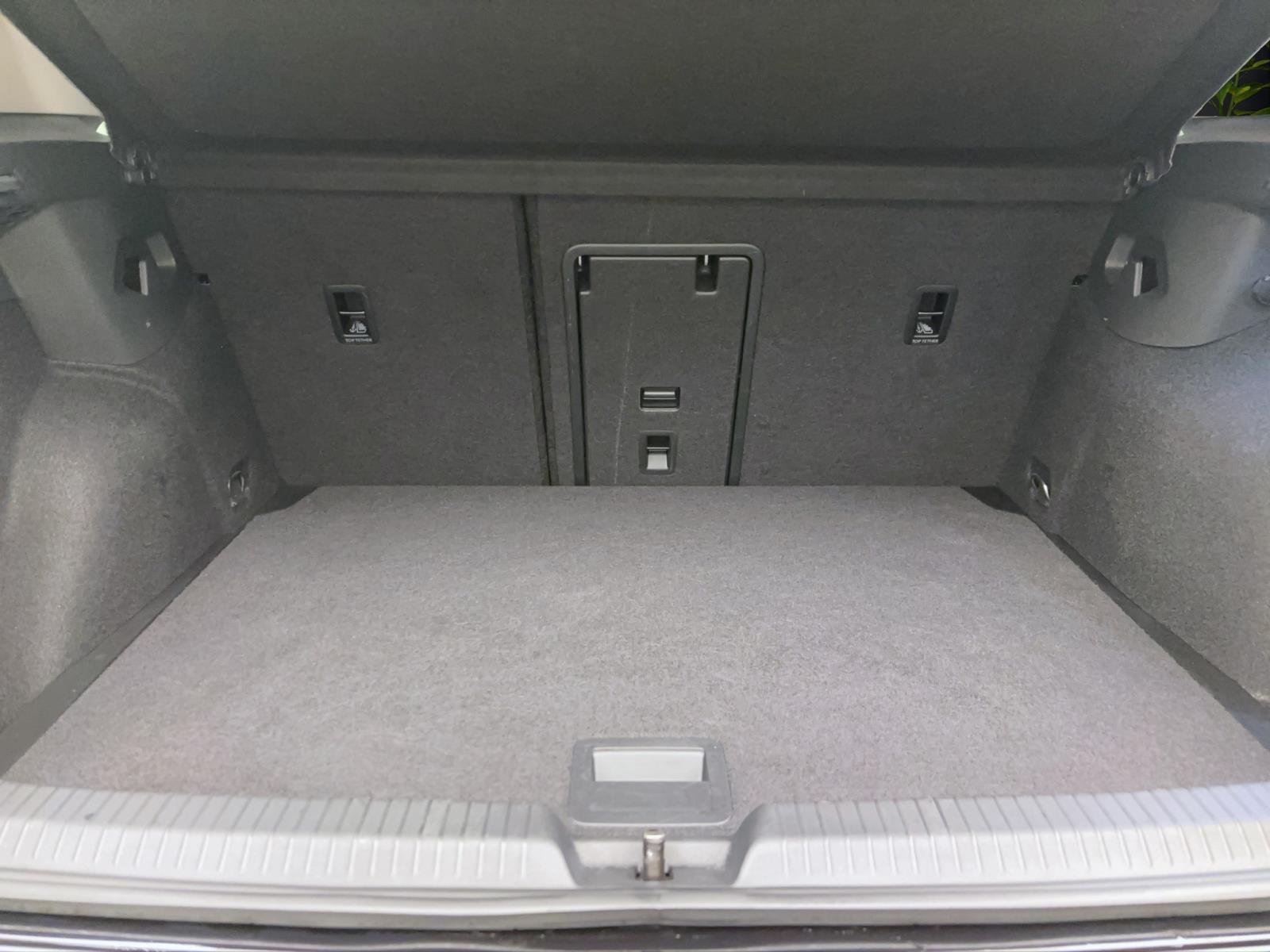 Volkswagen Golf 1.5 TSI MOVE NAVI LED PDC ACC