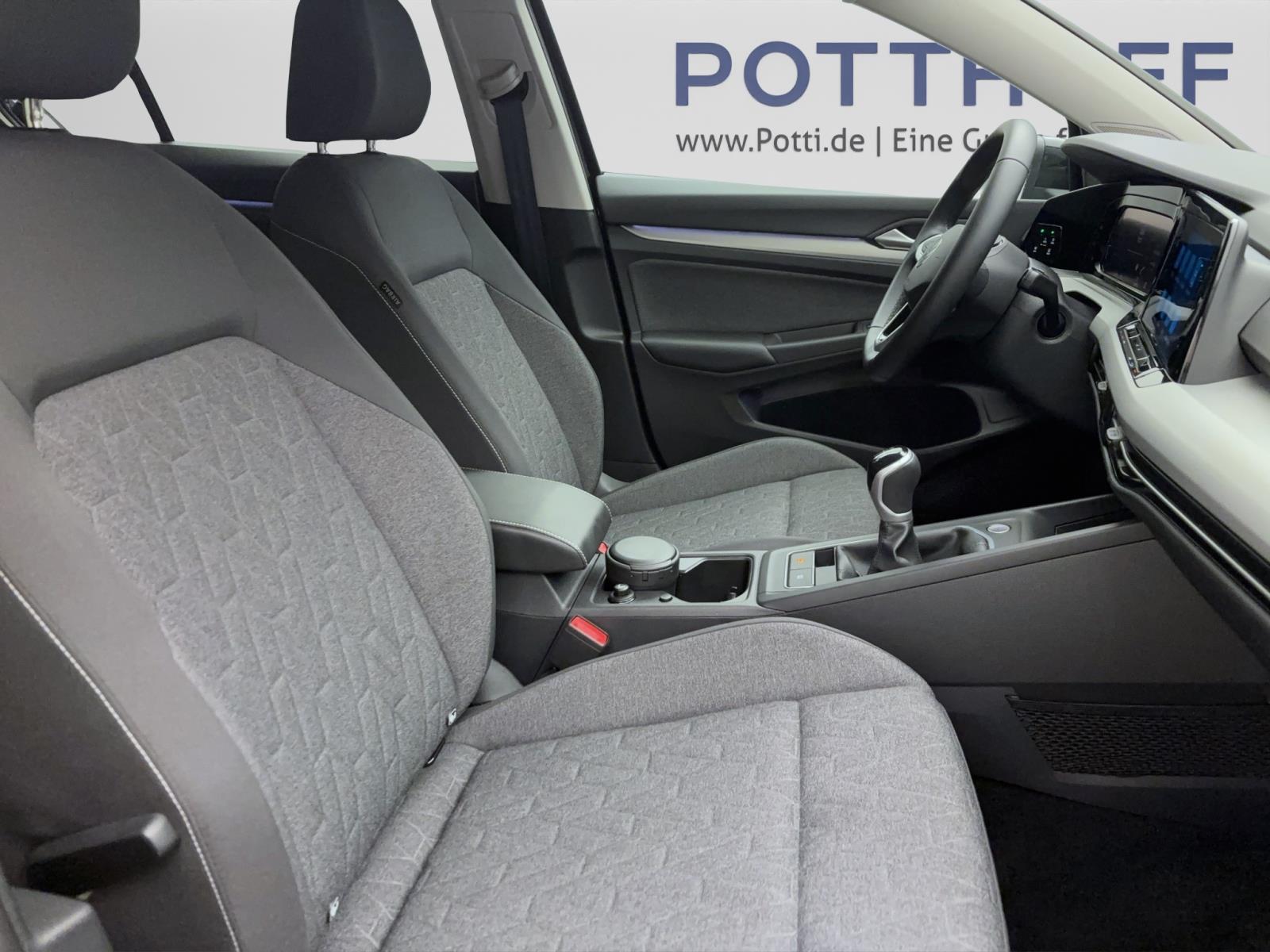 Volkswagen Golf 1.5 TSI MOVE NAVI LED PDC ACC