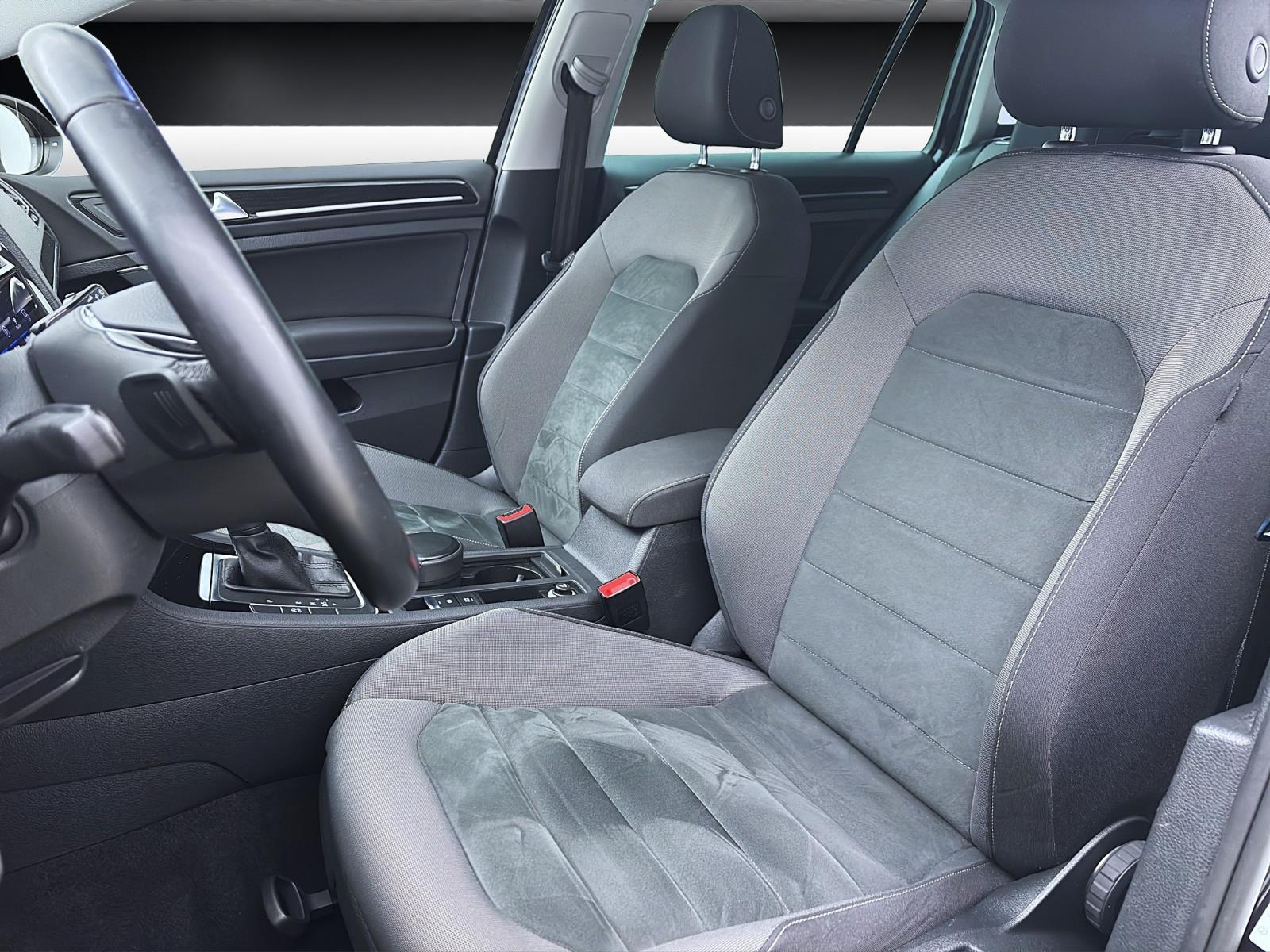 Volkswagen Golf Variant 1.5 TSI DSG HIGHLINE NAVI LED ACC SITZHZG PDC