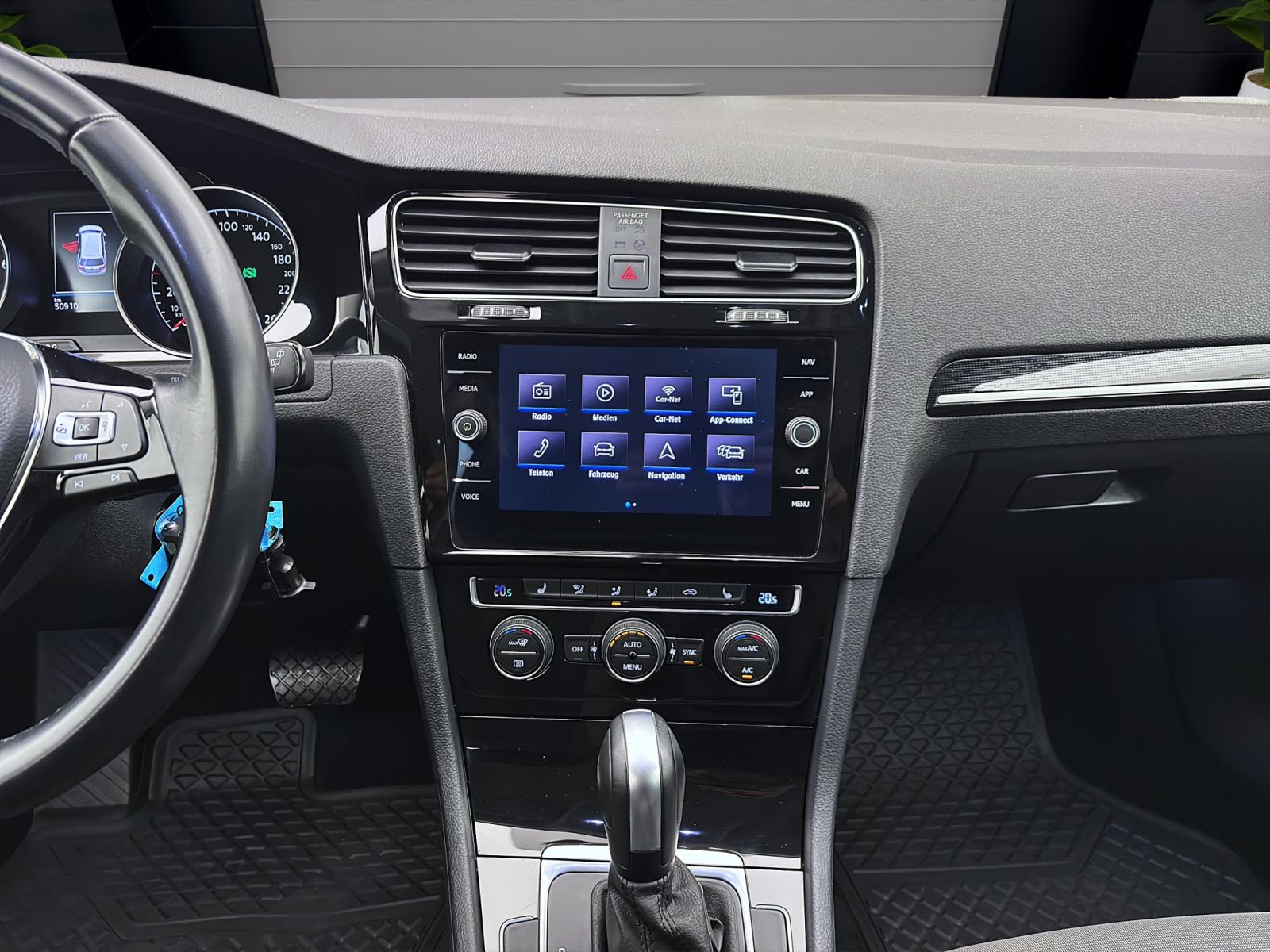 Volkswagen Golf Variant 1.5 TSI DSG HIGHLINE NAVI LED ACC SITZHZG PDC