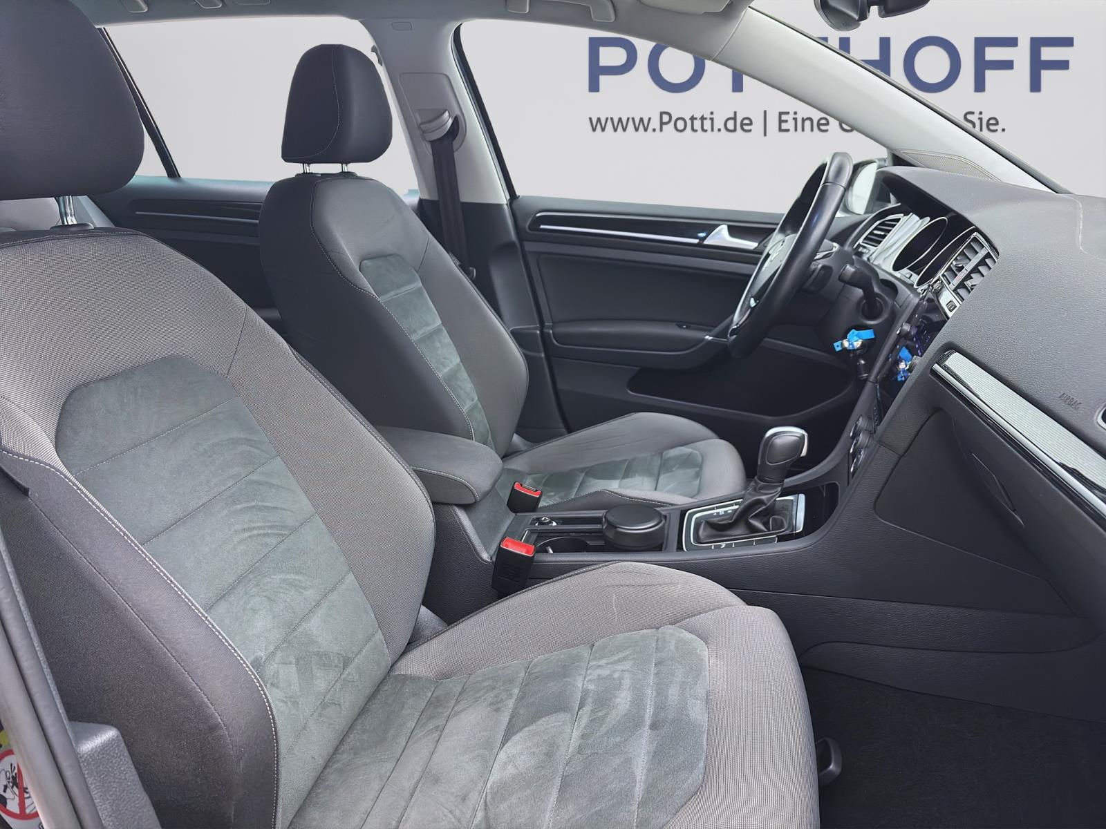 Volkswagen Golf Variant 1.5 TSI DSG HIGHLINE NAVI LED ACC SITZHZG PDC