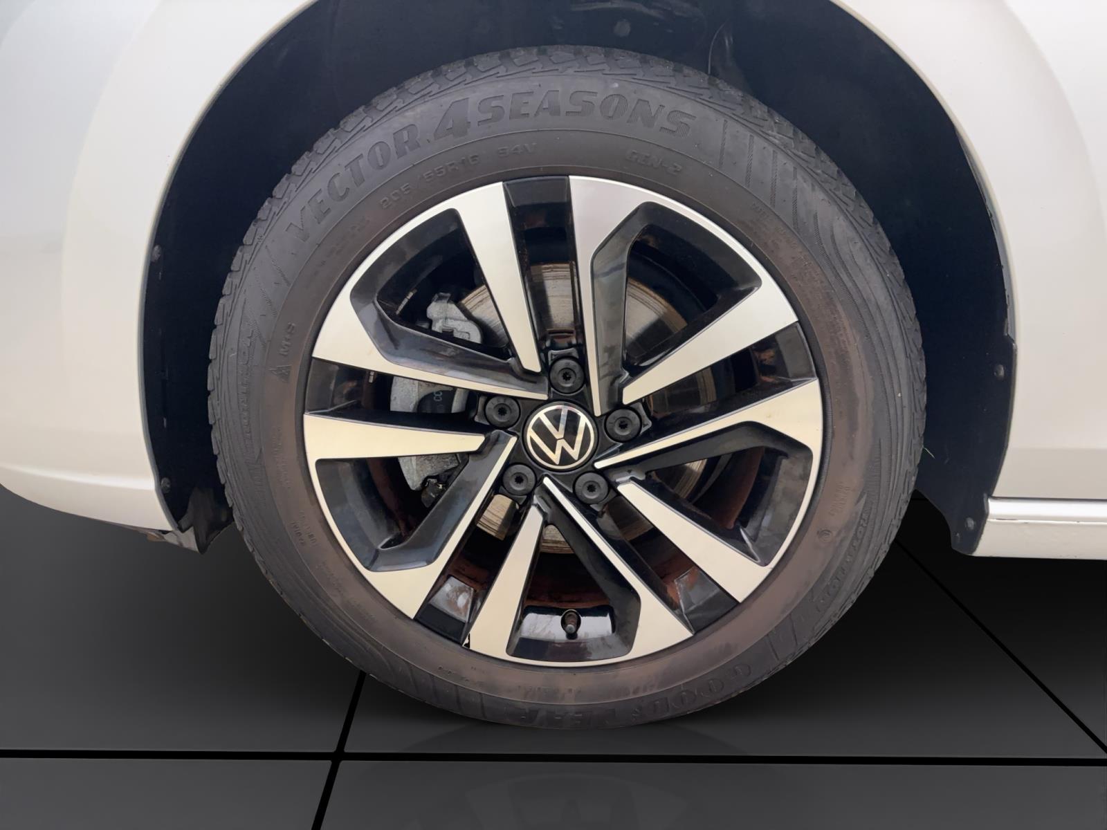 Volkswagen Golf 8 1.0 TSI UNITED NAVI LED ACC PDC