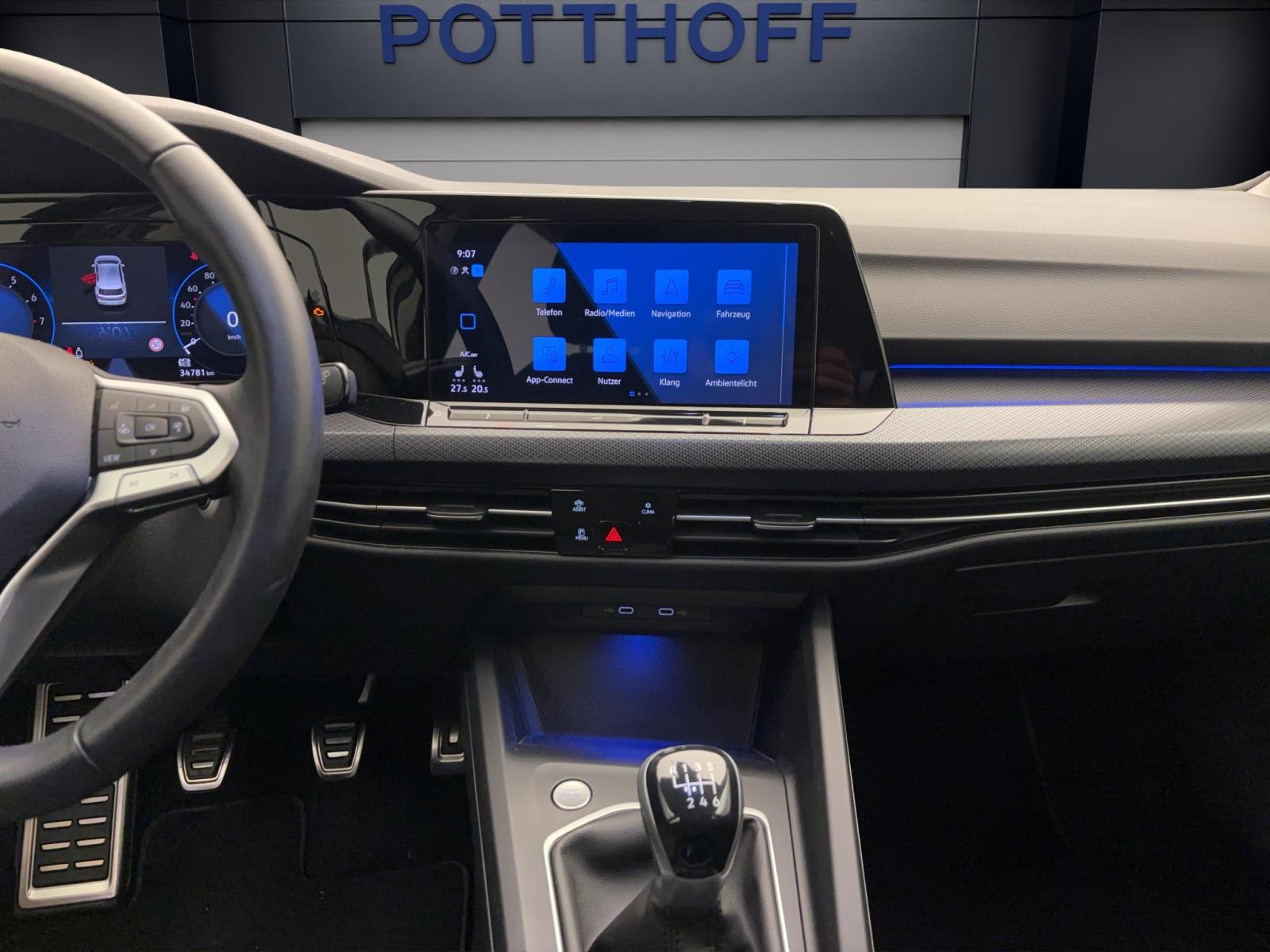 Volkswagen Golf 8 1.0 TSI UNITED NAVI LED ACC PDC