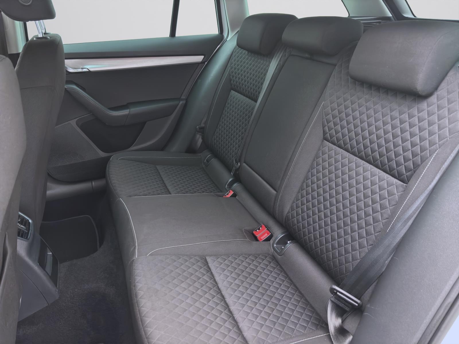 Skoda Octavia Combi 1.4 TSI DRIVE NAVI LED BUSINESS-PAKET