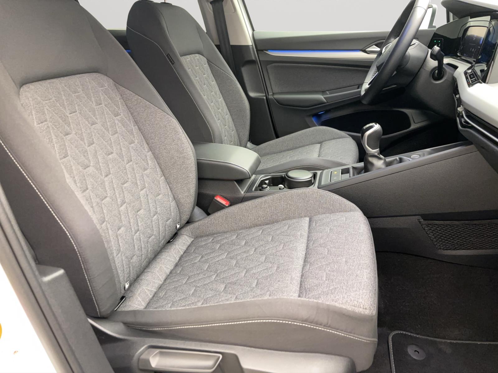 Volkswagen Golf 8 1.5 TSI Move Navi LED ACC PDC Sitzhzg LightAssist