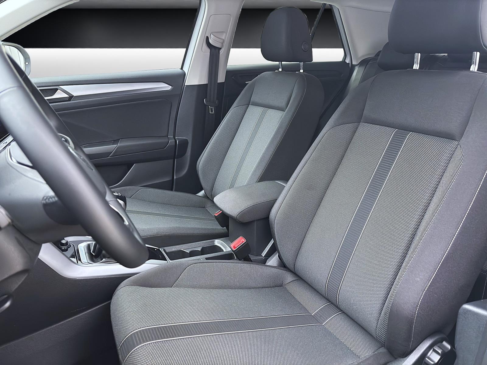 Volkswagen T-Roc 1.0 TSI LIFE NAVI LED PDC SITZHZG