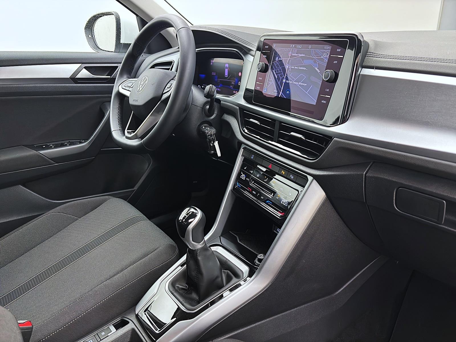 Volkswagen T-Roc 1.0 TSI LIFE NAVI LED PDC SITZHZG