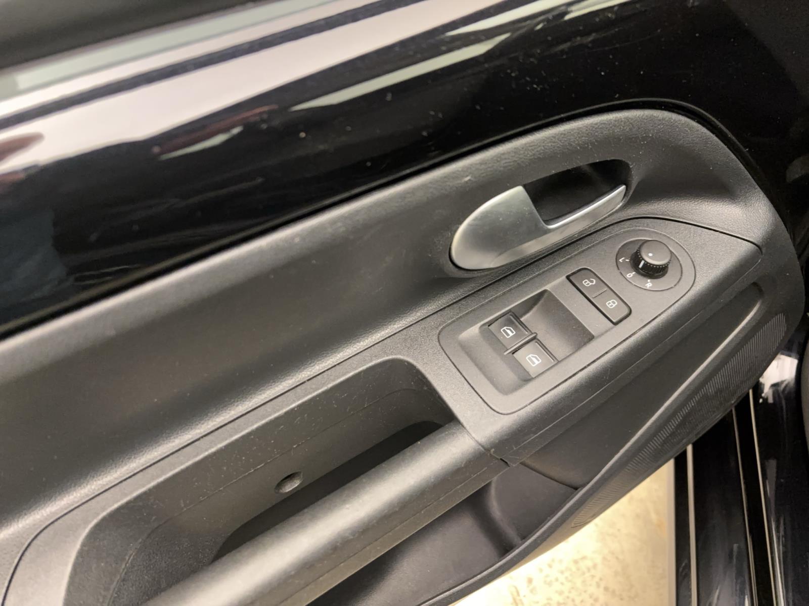Volkswagen up! 1.0 MPI move PDC KAMERA GRA