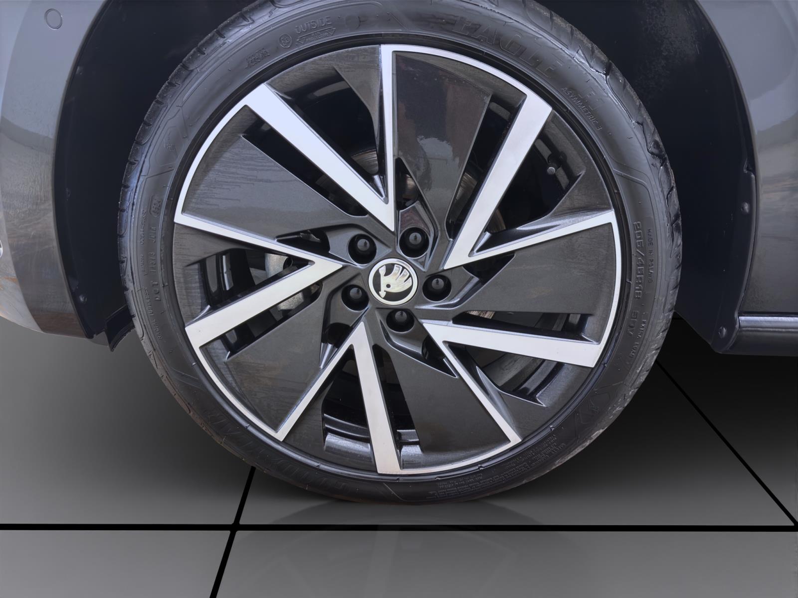 Skoda Scala 1.5 TSI DSG DRIVE MATRIX AHK KAMERA ACC