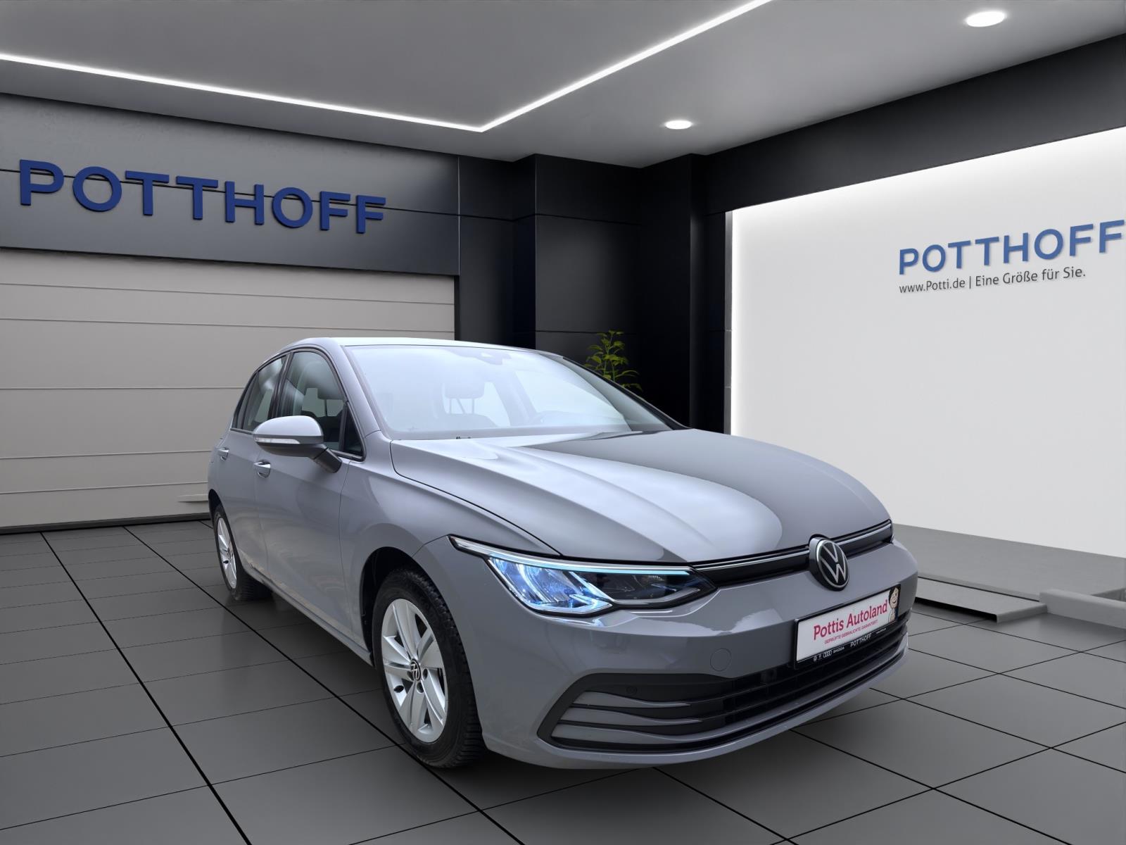 Volkswagen Golf 8 1.5 TSI Life Navi LED Sitzhzg PDC ACC TravelAssist
