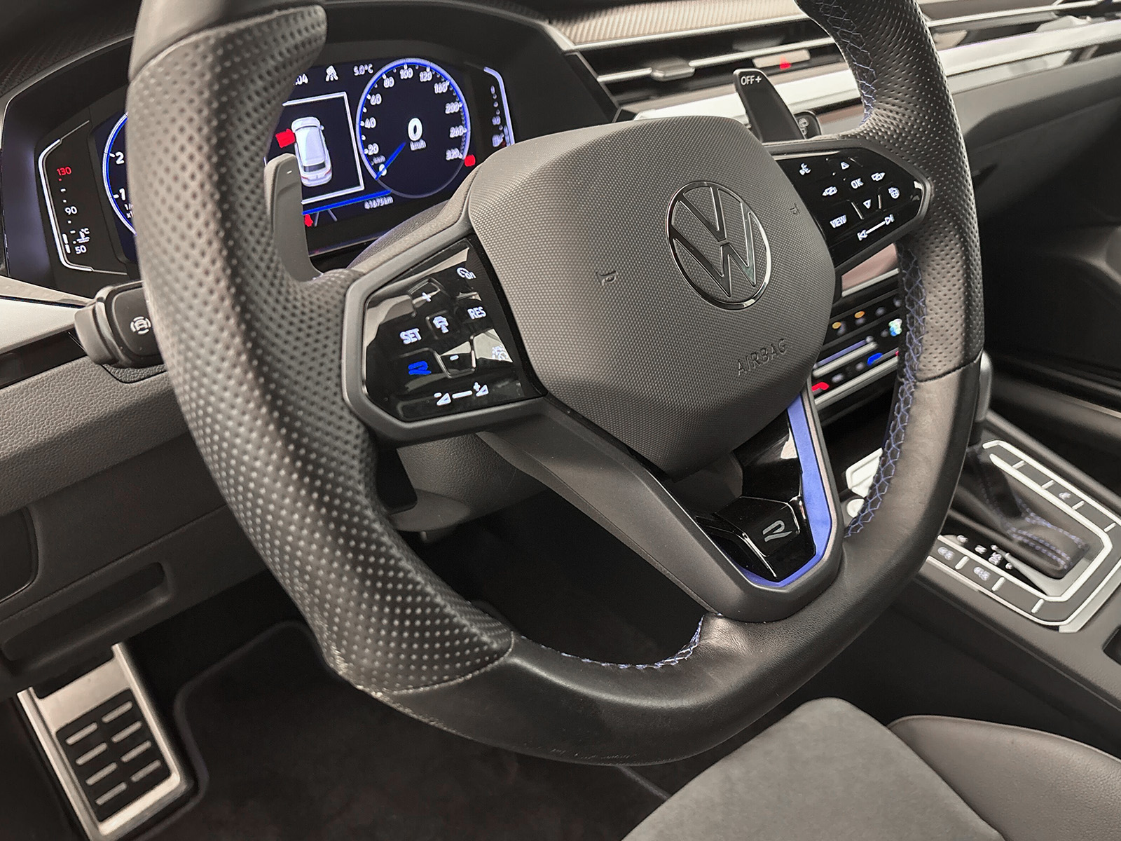 Volkswagen Arteon Shooting Brake 2.0 TSI DSG 4M R ACC DCC IQ.LIGHT NAVI