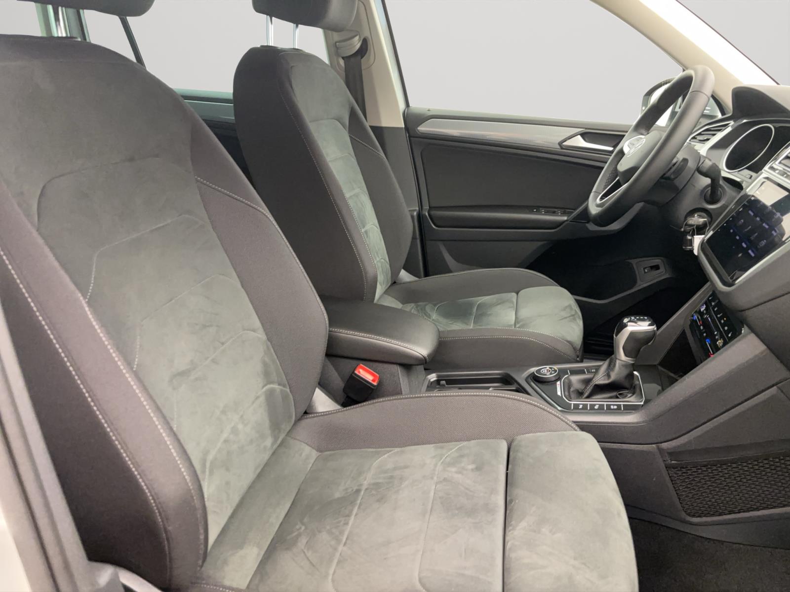 Volkswagen Tiguan 2.0 TDI DSG 4M LIFE AHK NAVI ACC IQ.LIGHT