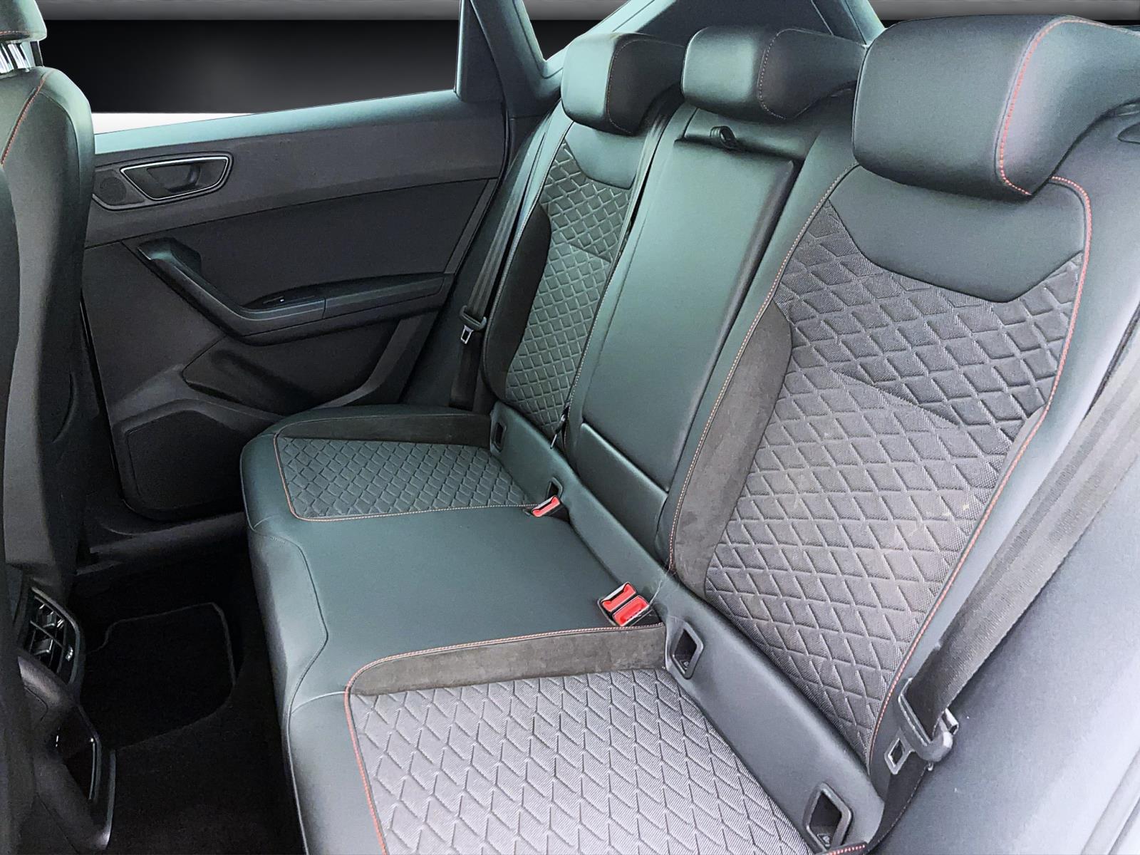 Seat Ateca 1.5 TSI FR Pano RearAssist LED Sitzhzg PDC