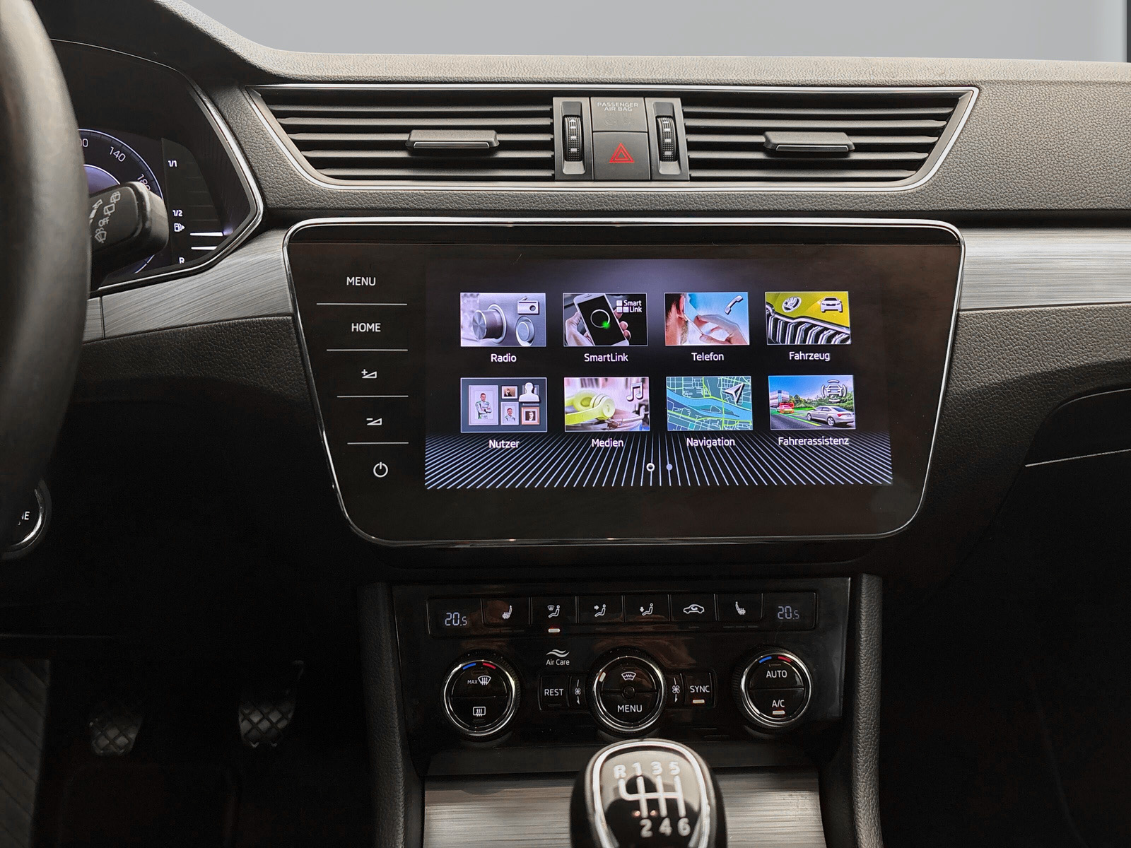 Skoda Superb Combi 2.0 TDI Ambition AHK ACC PDC LED Navi SmartLink Sitzhzg