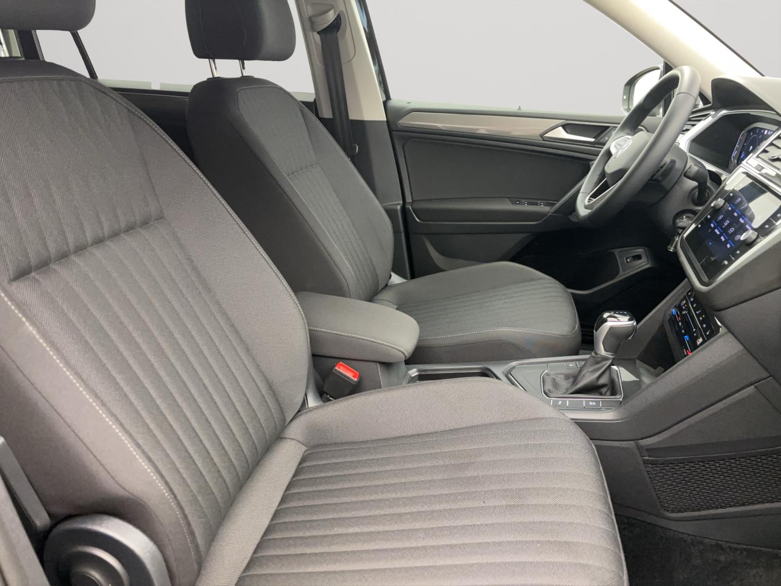 Volkswagen Tiguan Allspace 2.0 TDI DSG Life AHK ACC PDC Kamera LED Navi Winter
