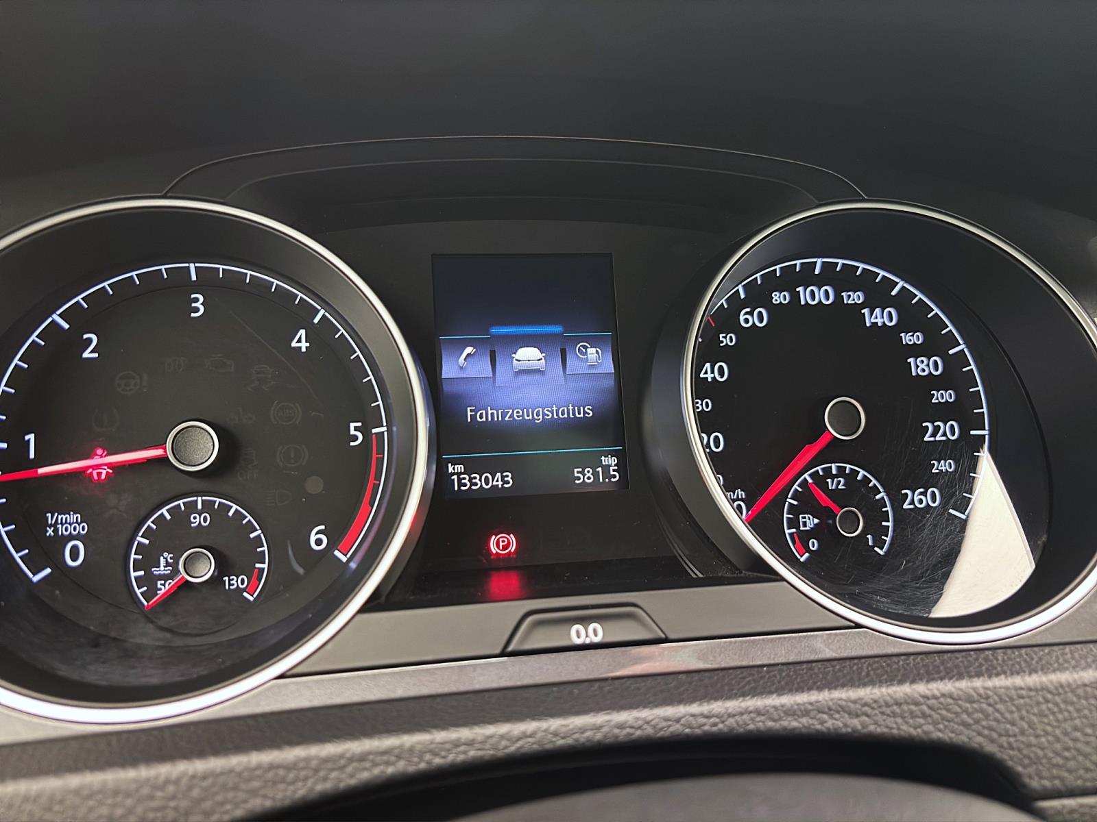 Volkswagen Golf Variant 7 VII 2.0 TDI Alltrack 4Motion Pano AHK PDC BiXenon Winter Tempo