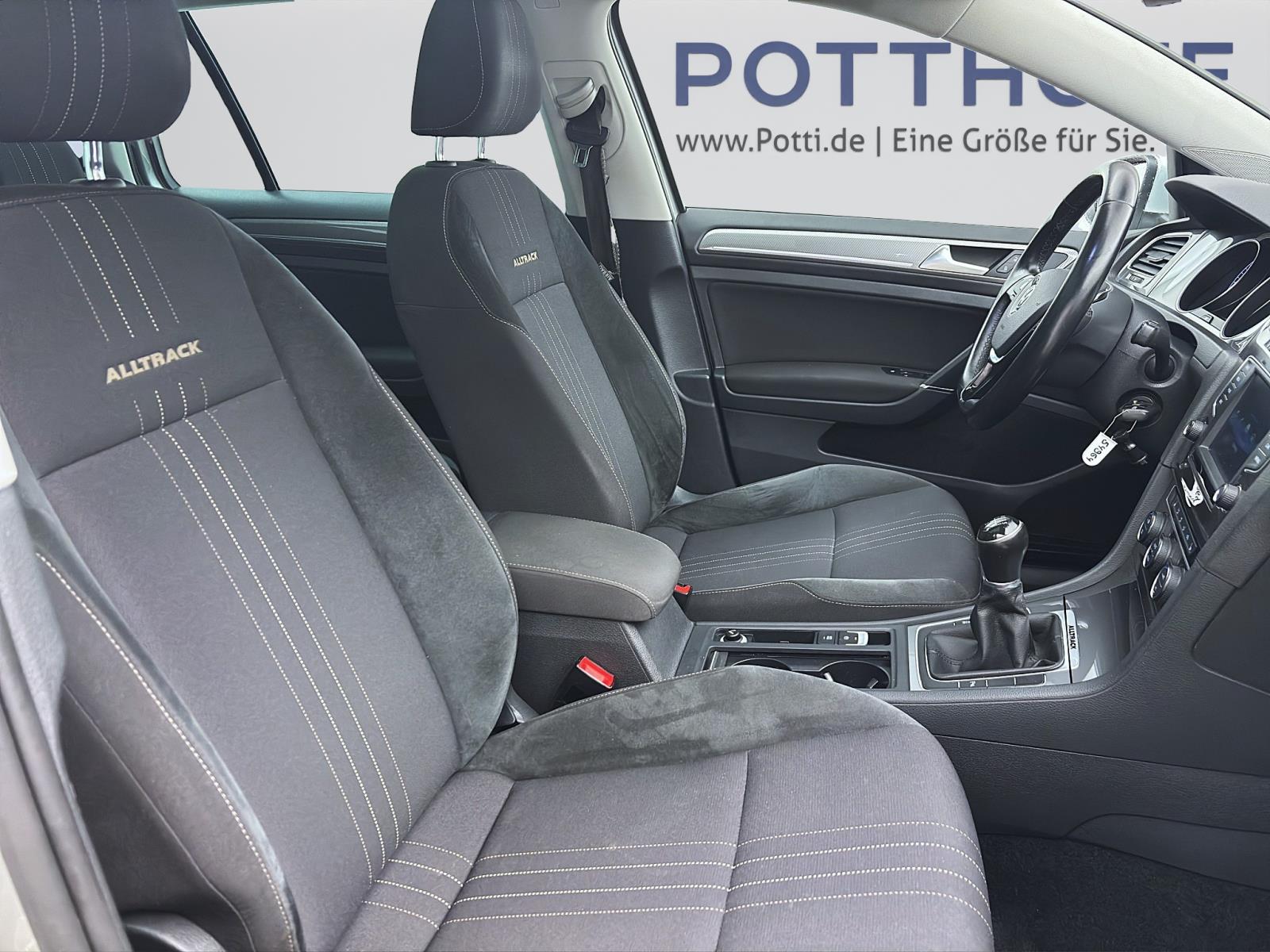 Volkswagen Golf Variant 7 VII 2.0 TDI Alltrack 4Motion Pano AHK PDC BiXenon Winter Tempo