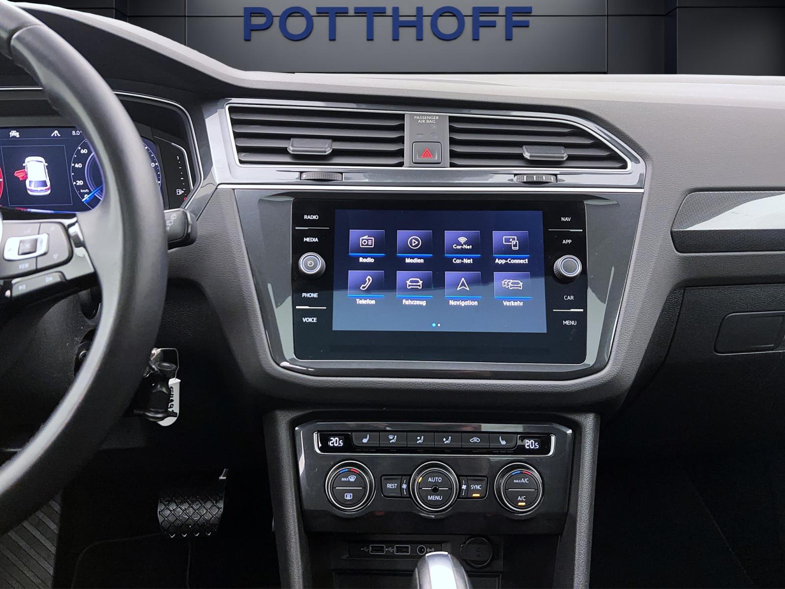Volkswagen Tiguan 2.0 TSI DSG 4M R-LINE PANO NAVI AHK ACC