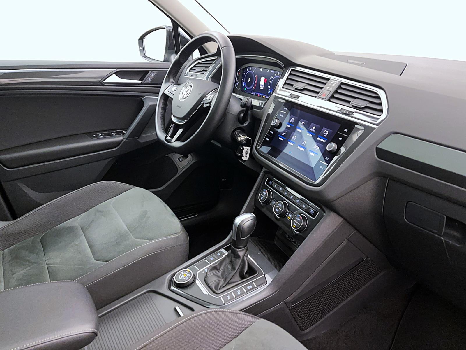 Volkswagen Tiguan 2.0 TSI DSG 4M R-LINE PANO NAVI AHK ACC