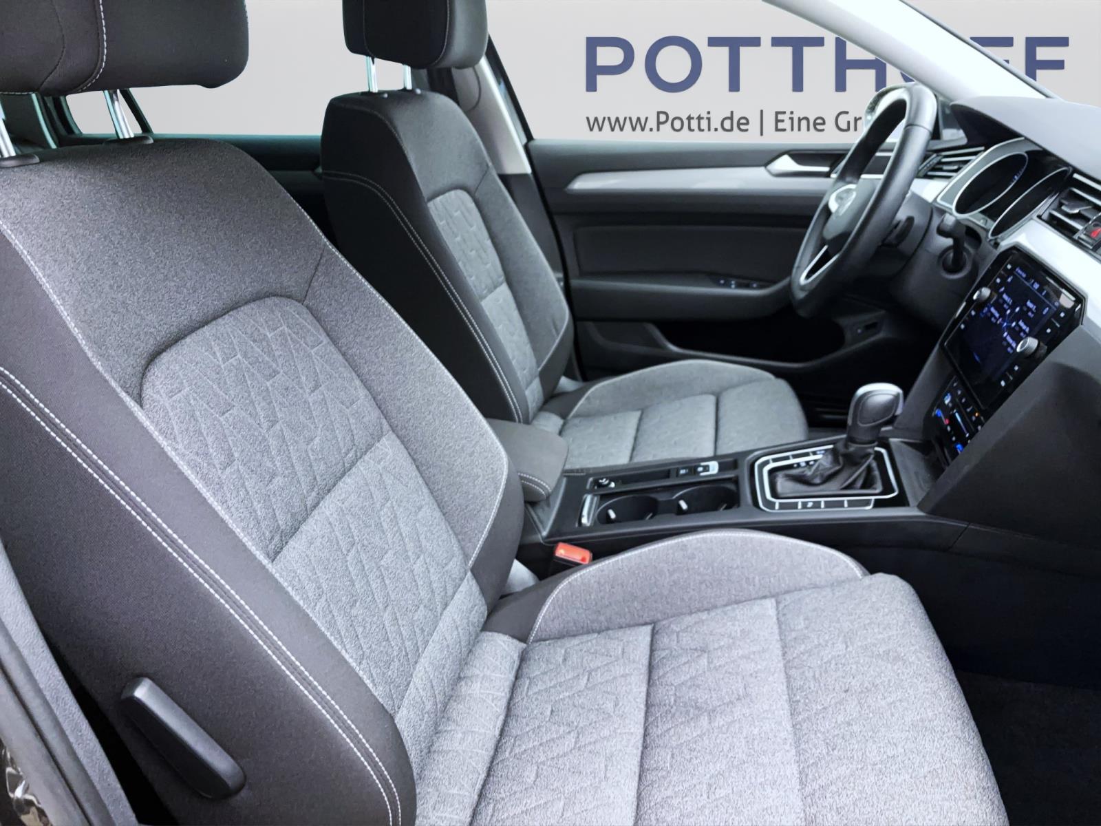 Volkswagen Passat Variant 1.5 TSI DSG Business Navi LED PDC Sitzhzg ACC