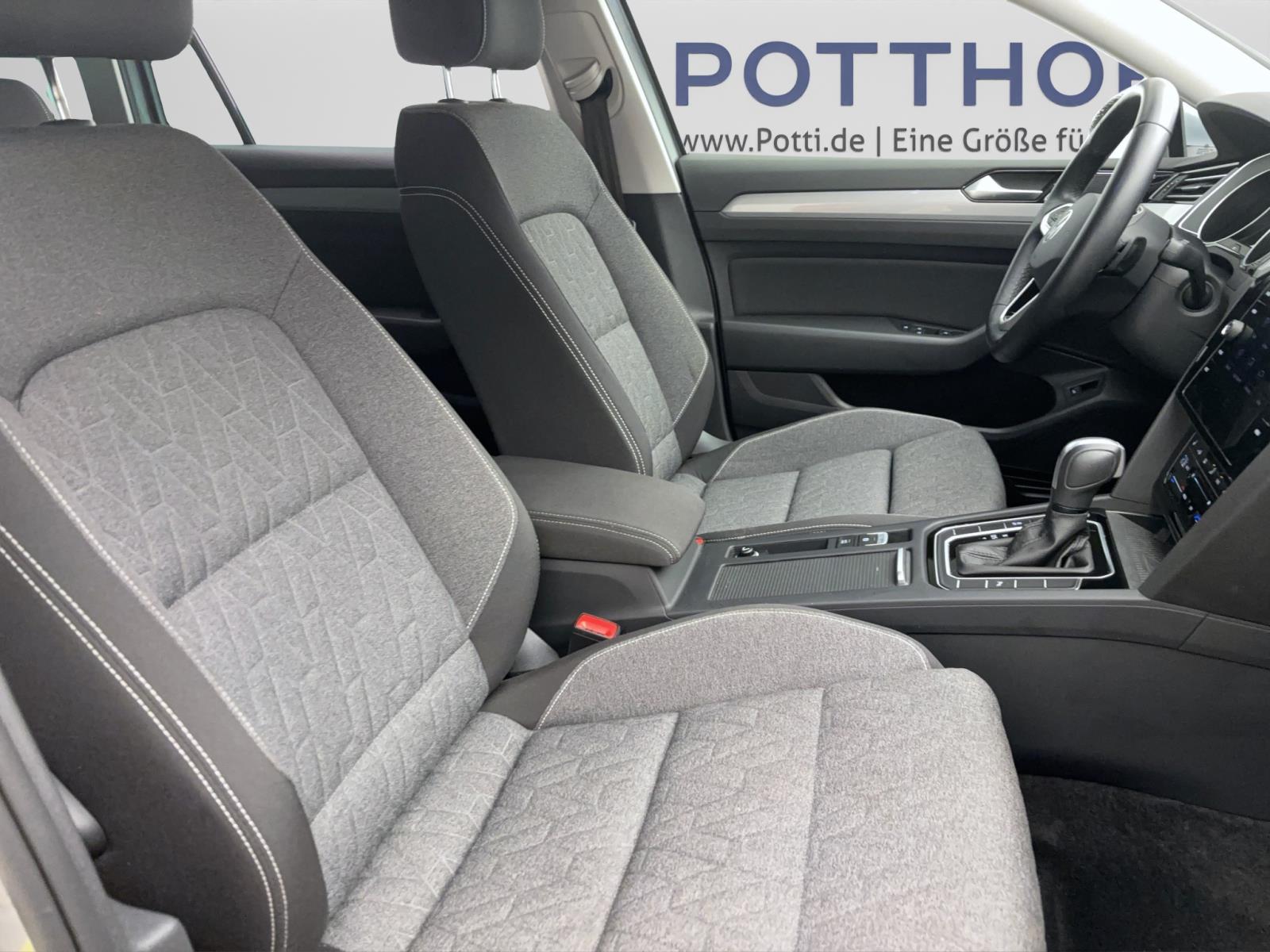 Volkswagen Passat Variant 1.5 TSI DSG BUSINESS NAVI LED ACC PDC