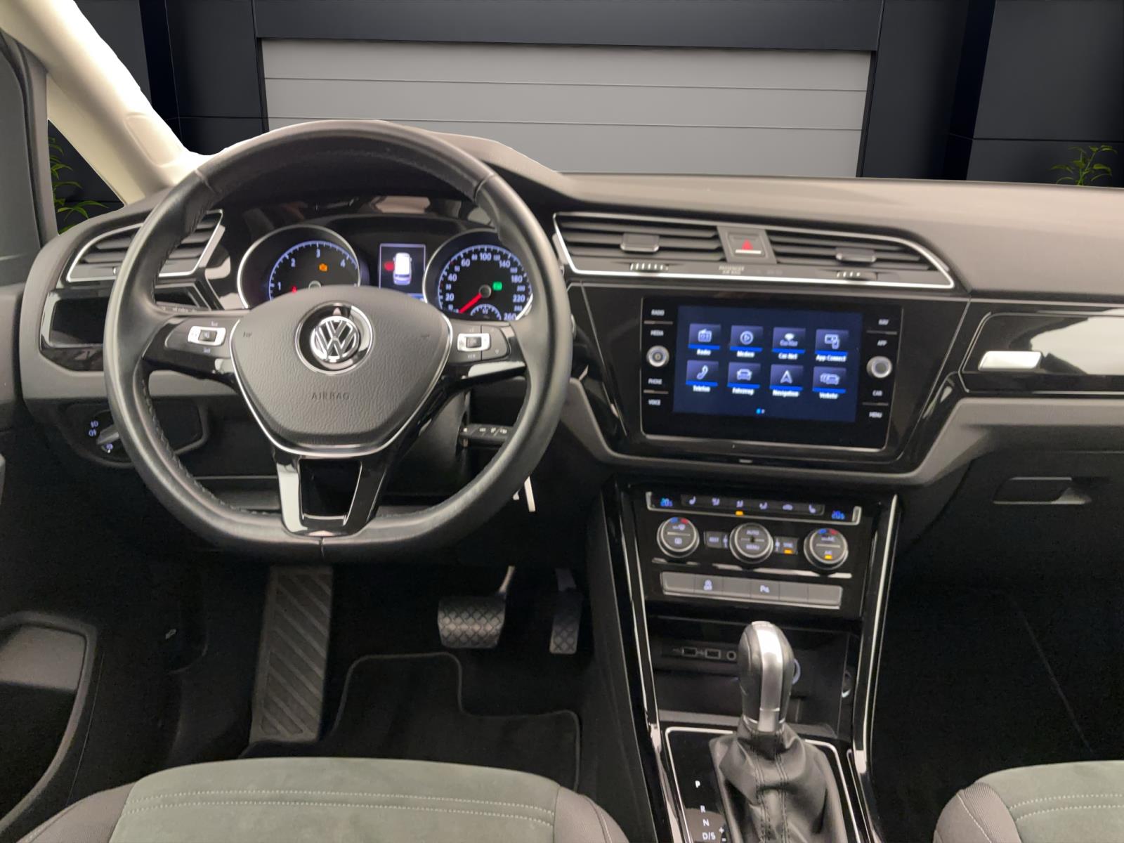 Volkswagen Touran 2.0 TDI DSG Highline Navi LED PDC Sitzhzg GRA FrontAssist