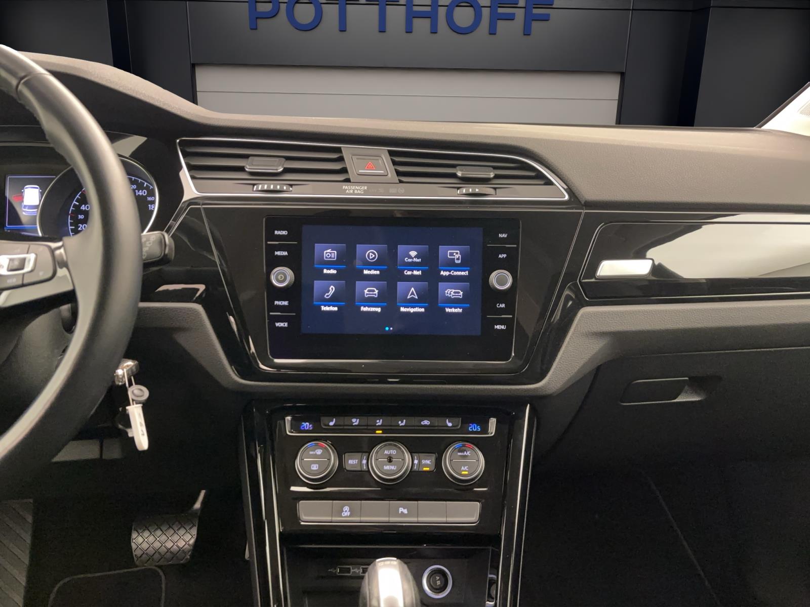 Volkswagen Touran 2.0 TDI DSG Highline Navi LED PDC Sitzhzg GRA FrontAssist