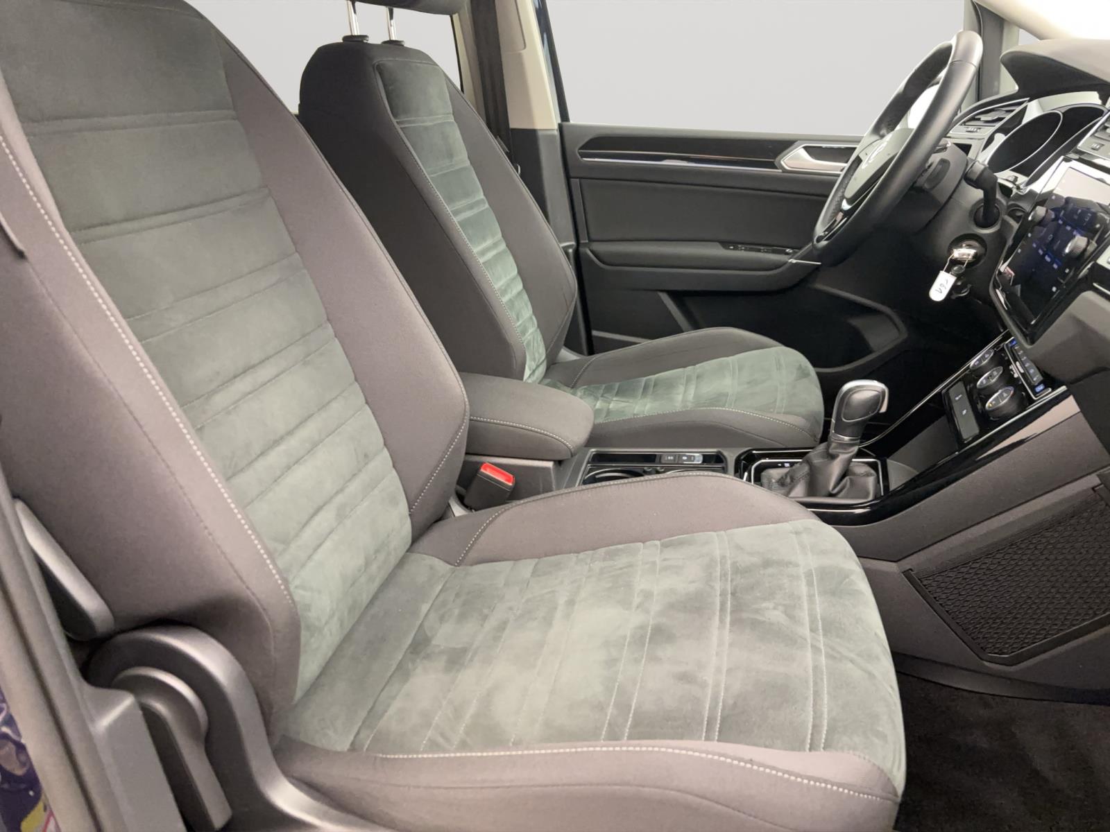 Volkswagen Touran 2.0 TDI DSG Highline Navi LED PDC Sitzhzg GRA FrontAssist