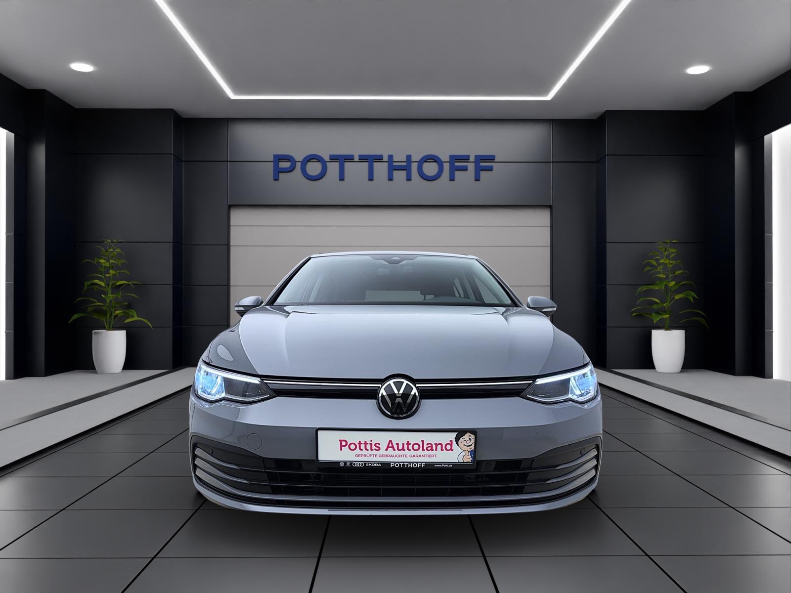 Volkswagen Golf 8 1.5 TSI Life Navi LED PDC Sitzhzg ACC LaneAssist