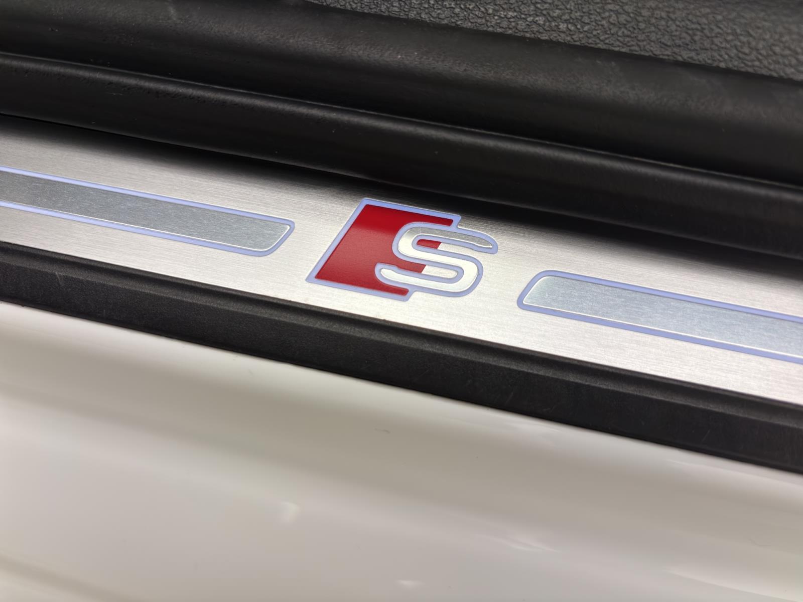 Audi A4 Avant 40 TDI S LINE AHK NAVI ACC KAMERA LED