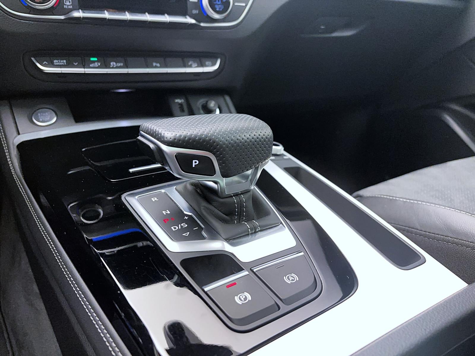 Audi Q5 50 TFSIe q advanced Pano AHK ACC PDC Kamera Matrix Navi