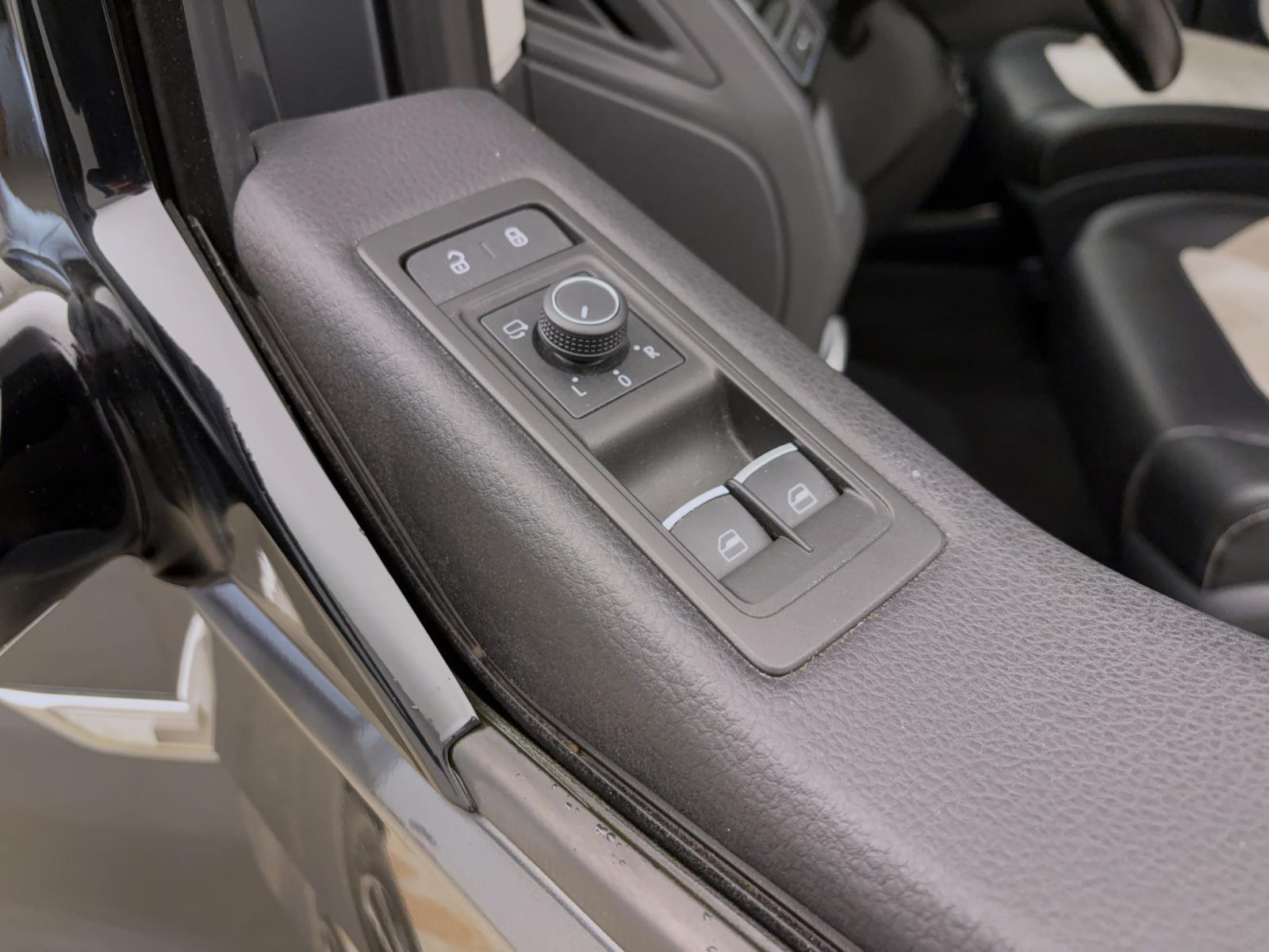 Volkswagen T6 Multivan Highline 2,0 DSG TDI LED/AHK/Navi